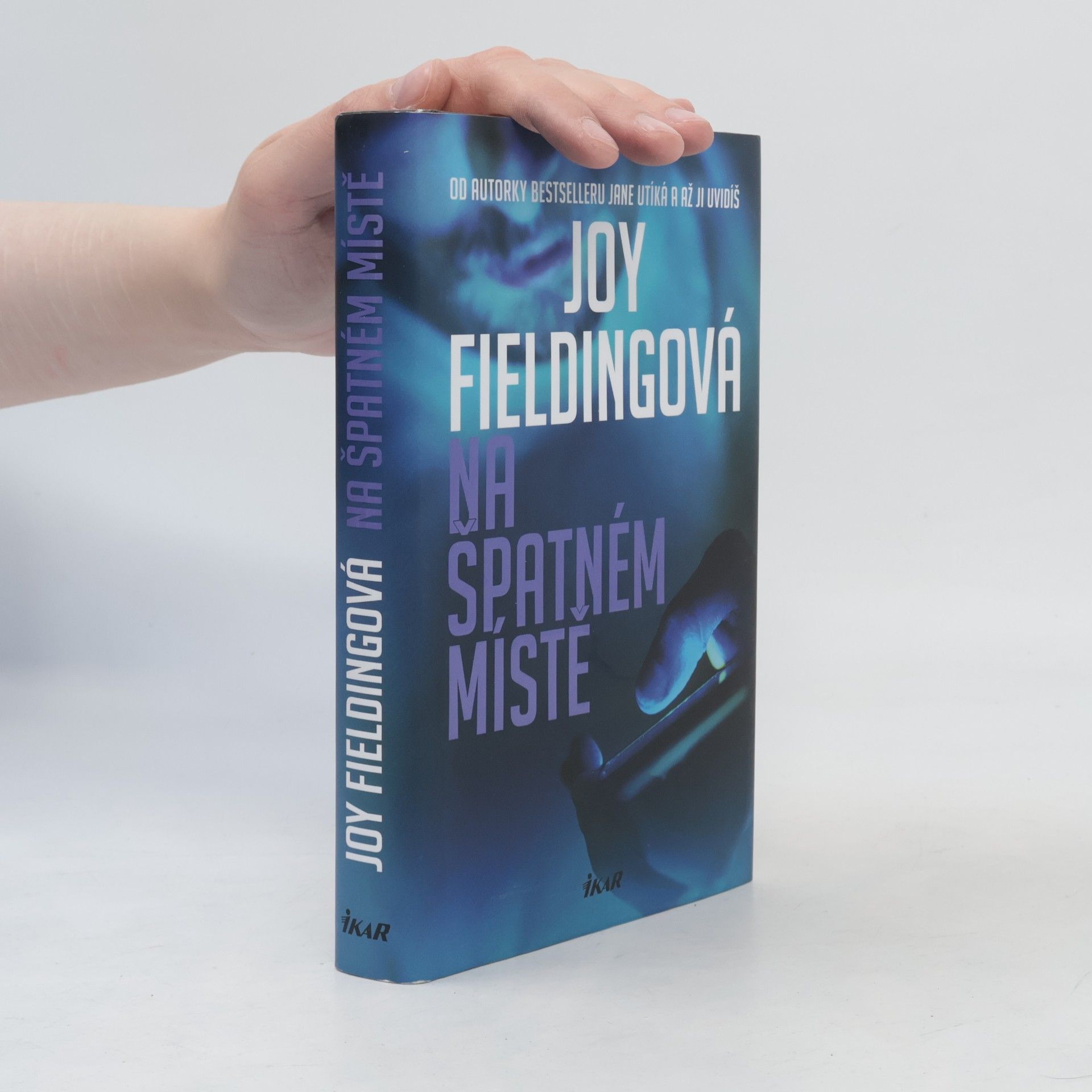 Joy Fielding Na špatném místě