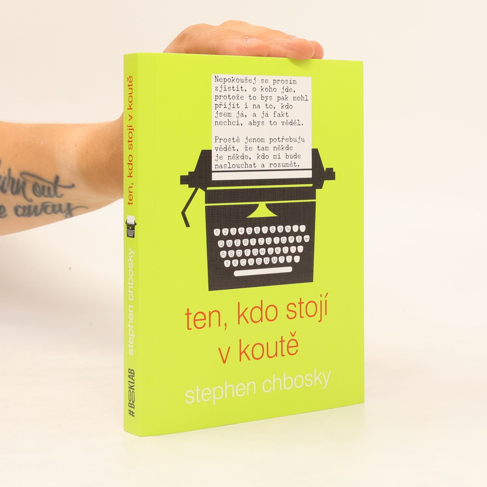 Ten, kdo stojí v koutě