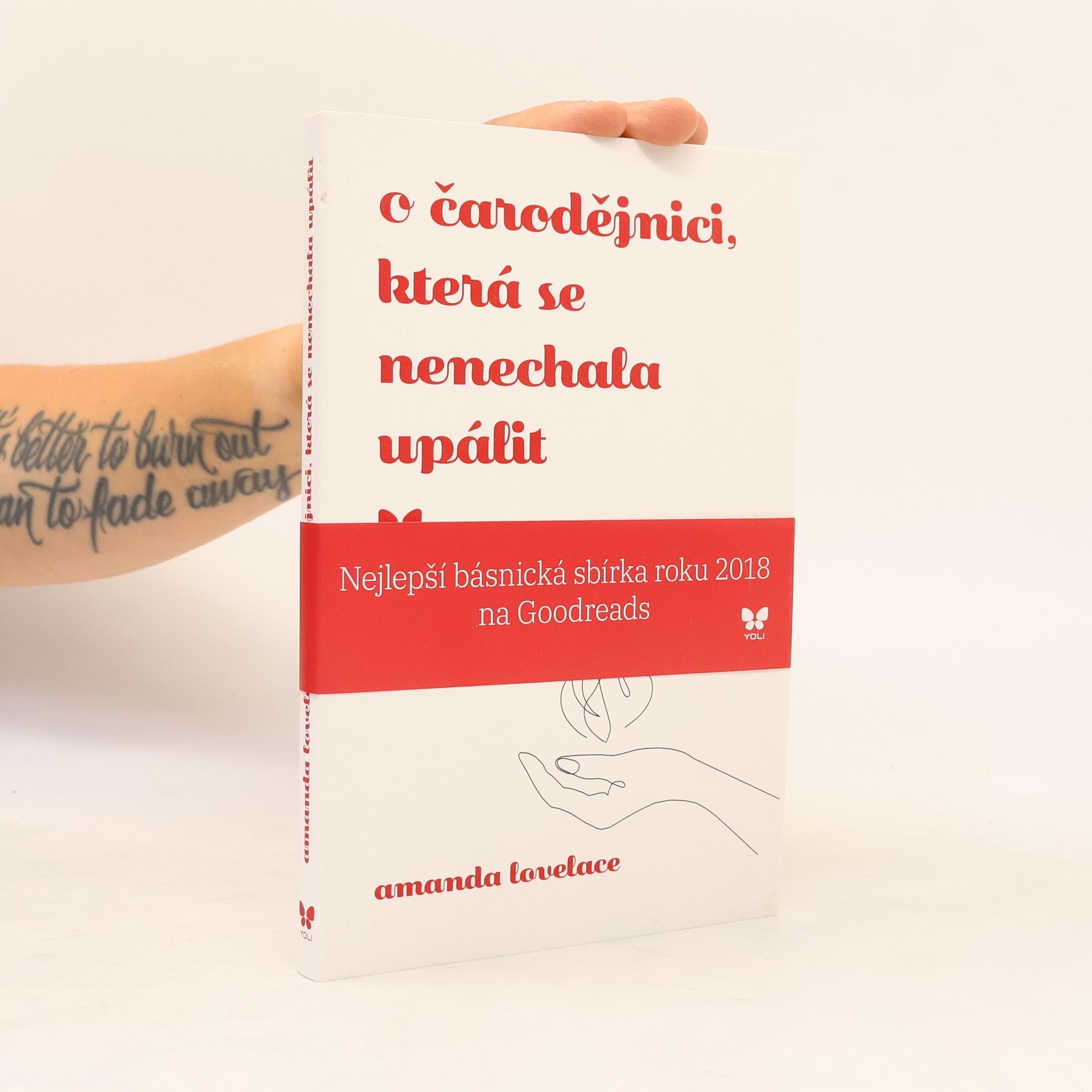 Amanda Lovelace O čarodějnici, která se nenechala upálit