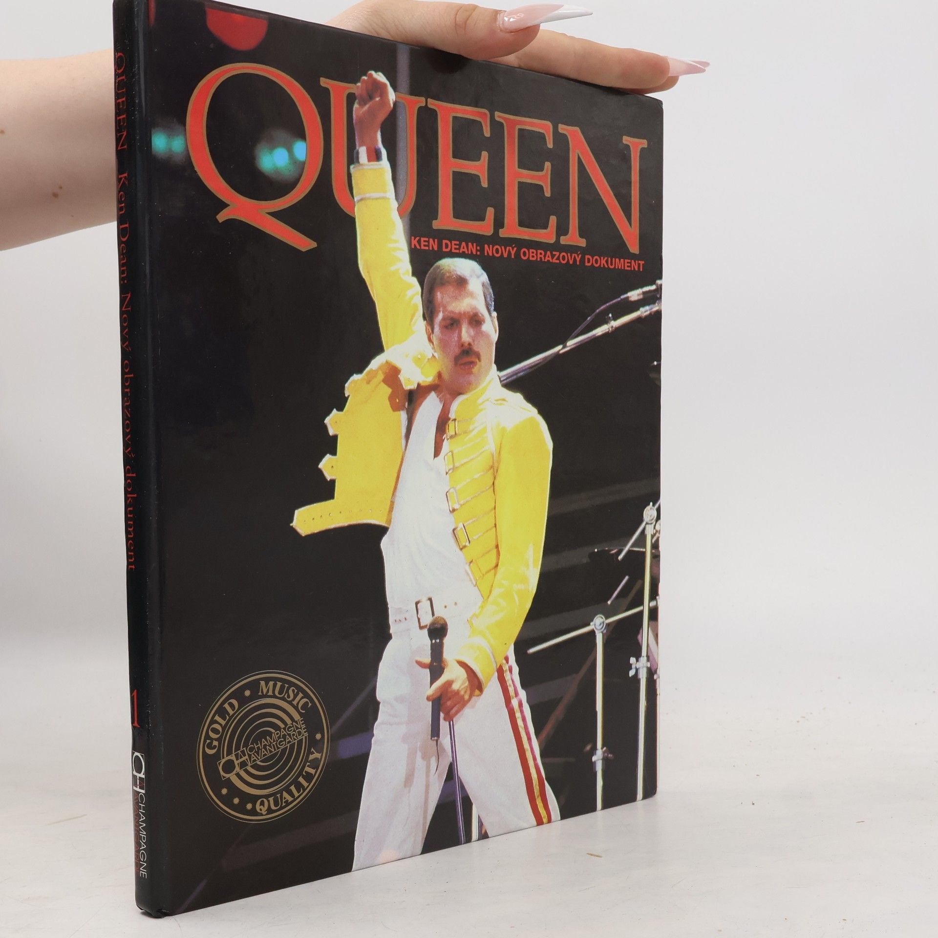 Ken Dean Queen. Nový obrazový dokument