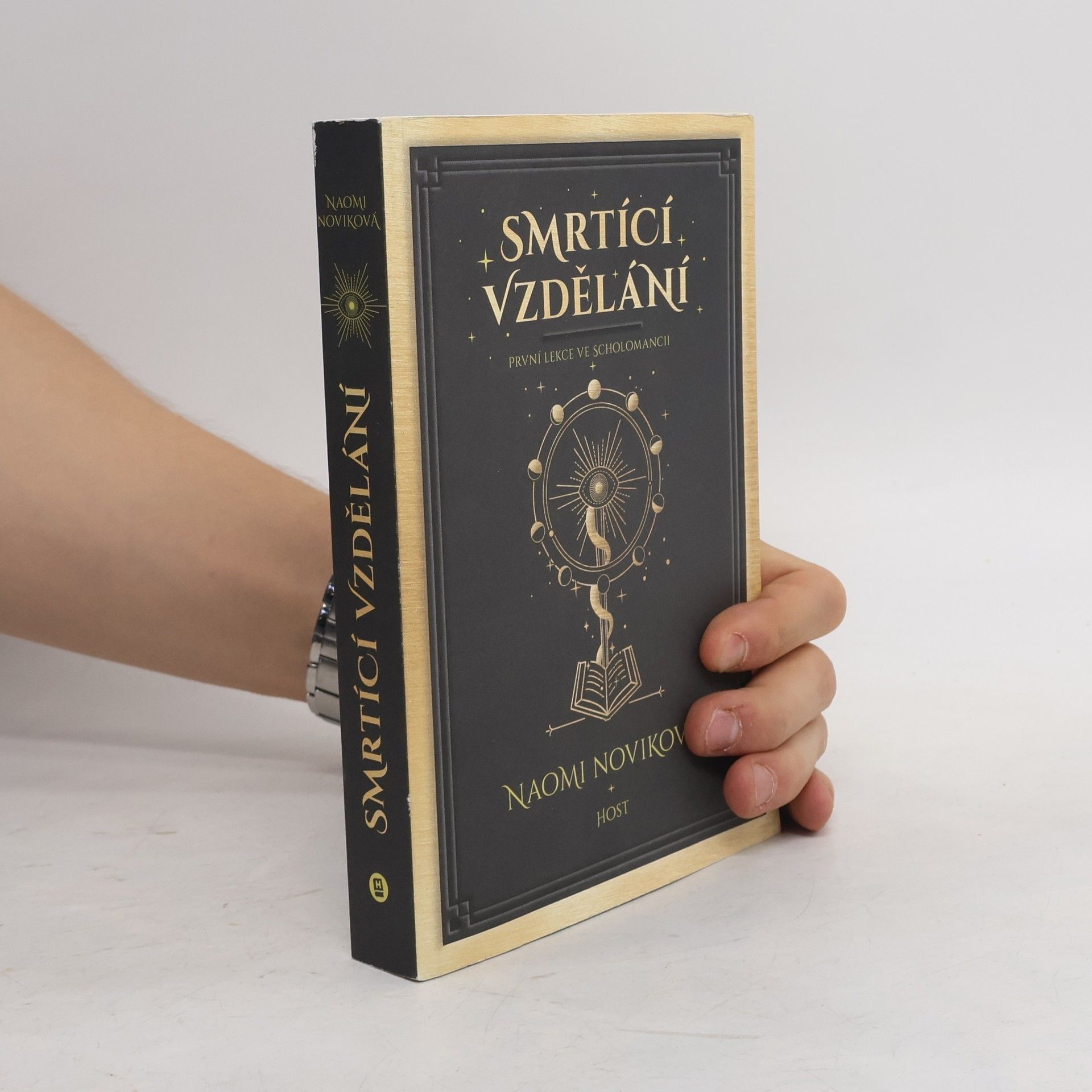 Naomi Novik Smrtící vzdělání. První lekce ve Scholomancii