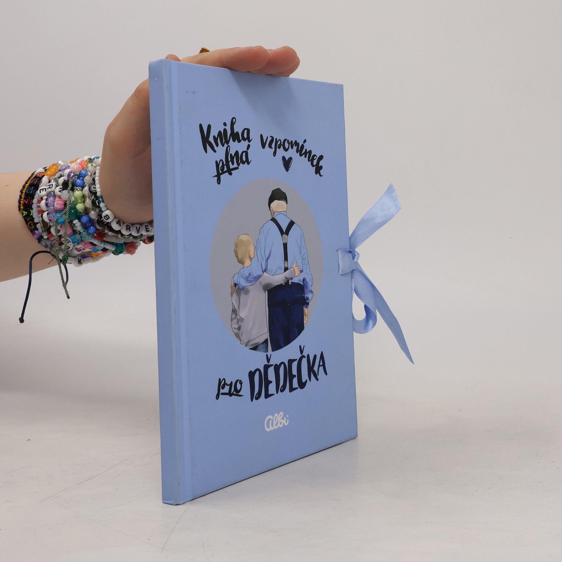 Lucie Cáliková Kniha plná vzpomínek pro dědečka