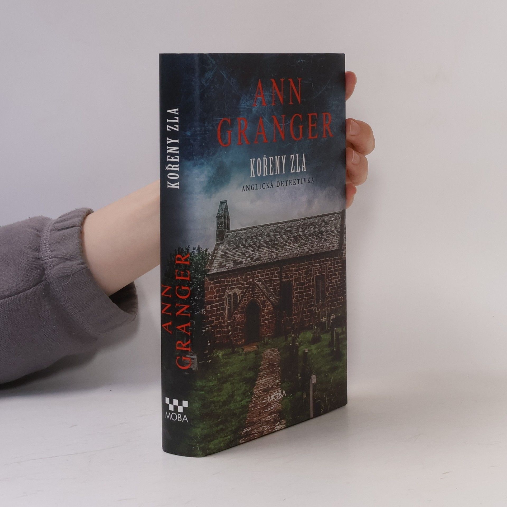 Ann Granger Kořeny zla