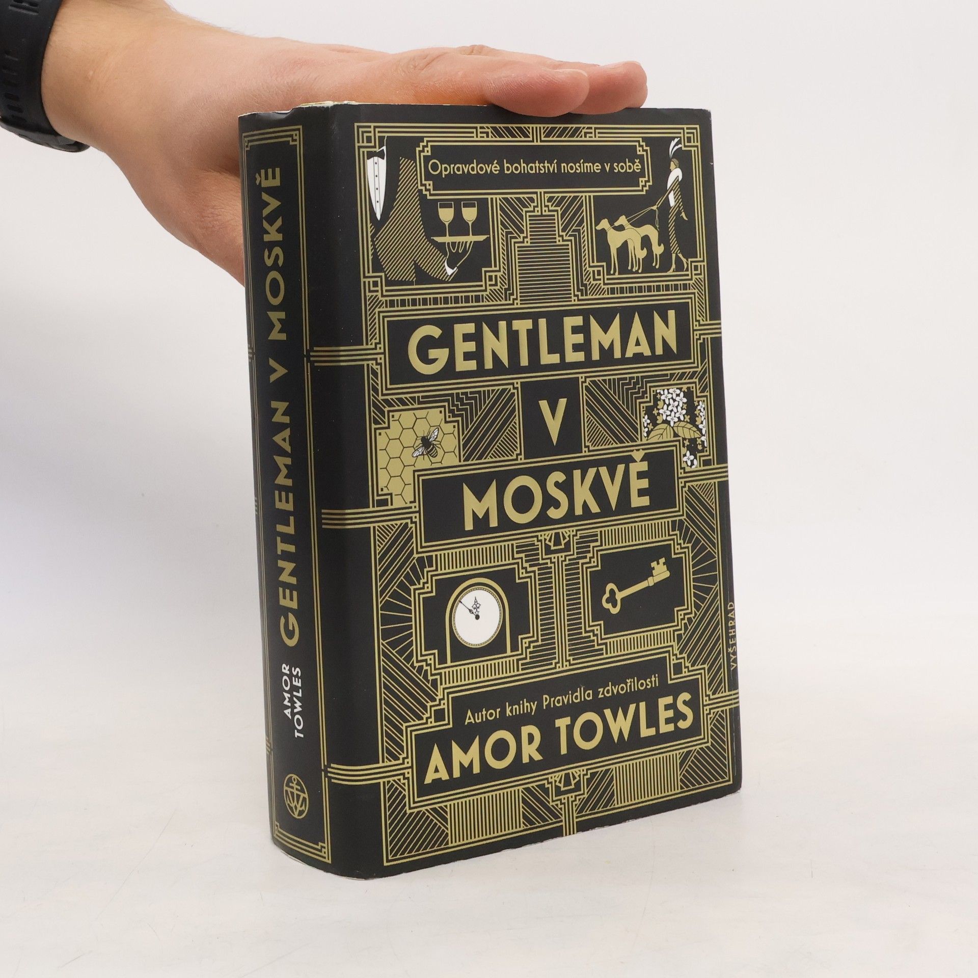 Amor Towles Gentleman v Moskvě