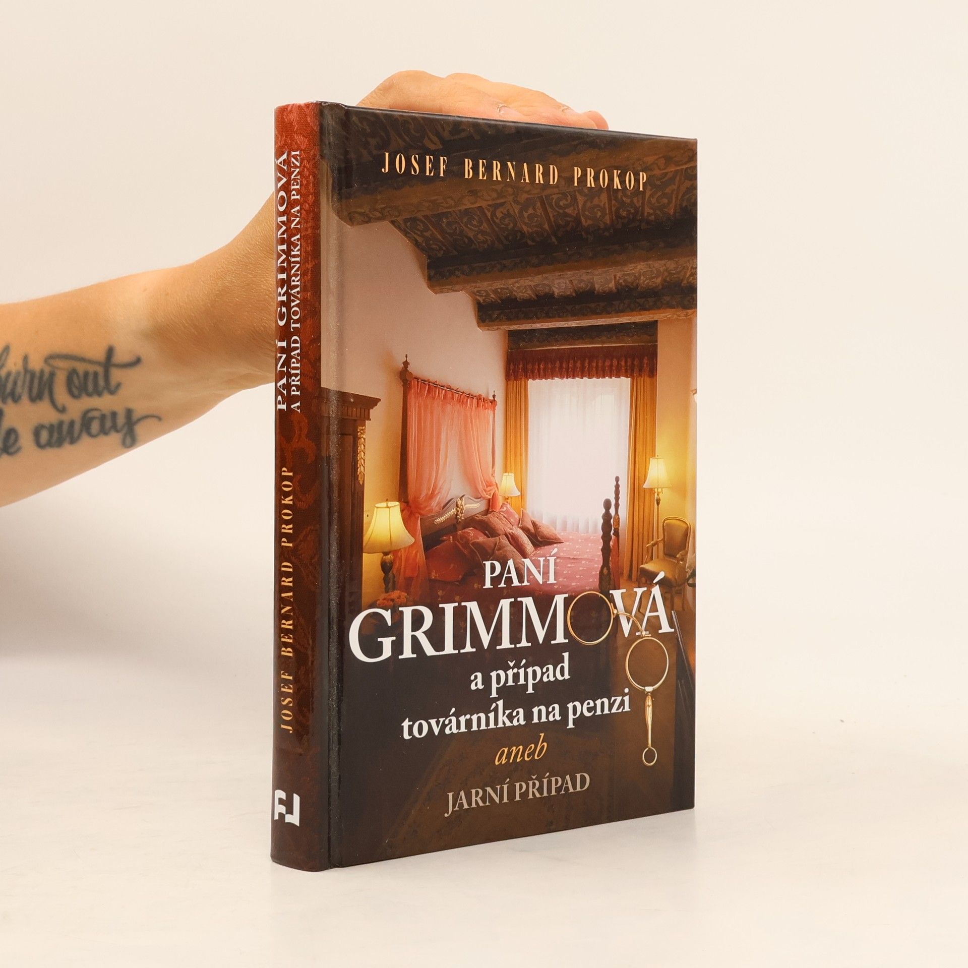 Paní Grimmová a případ továrníka na penzi, aneb, Jarní případ