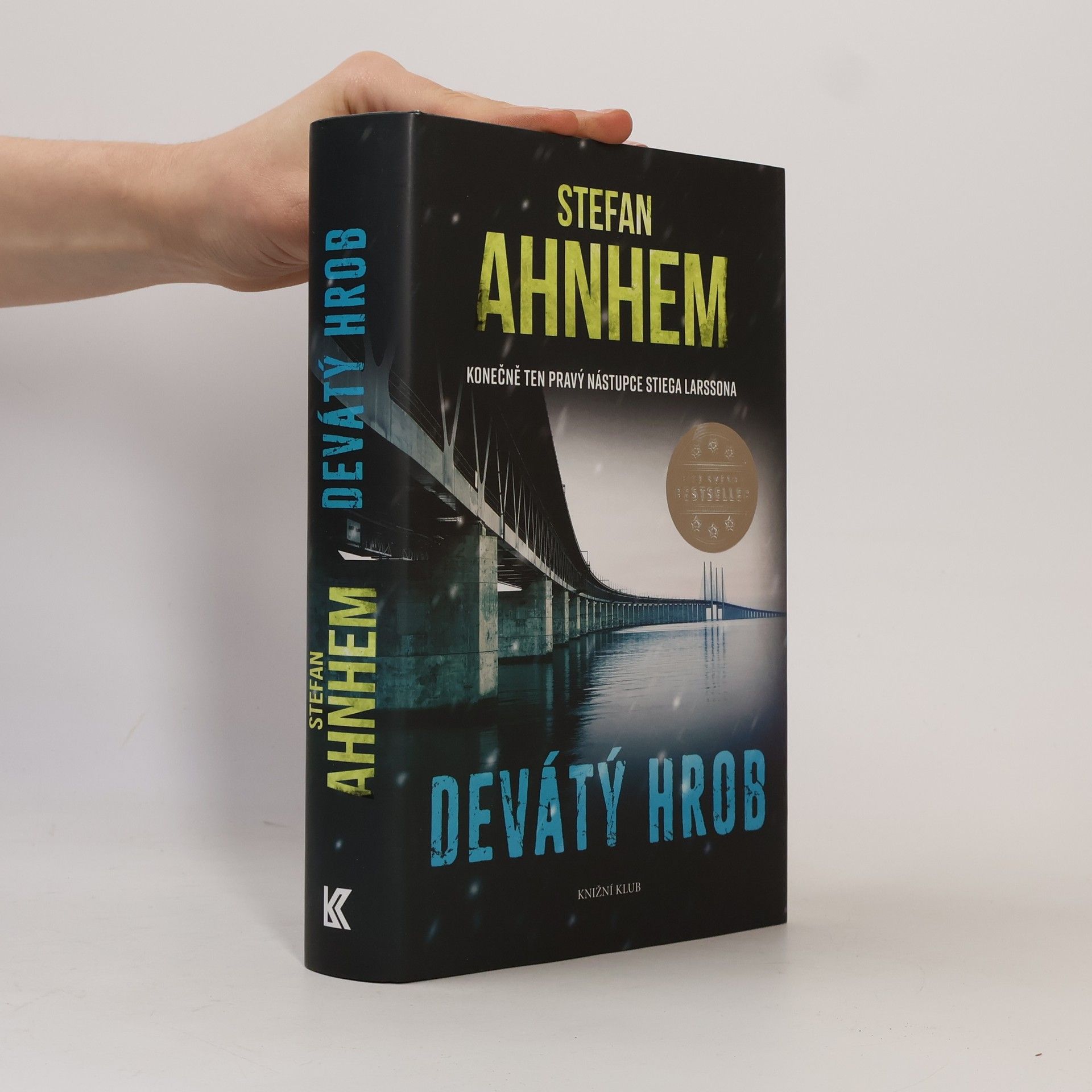 Stefan Ahnhem Devátý hrob