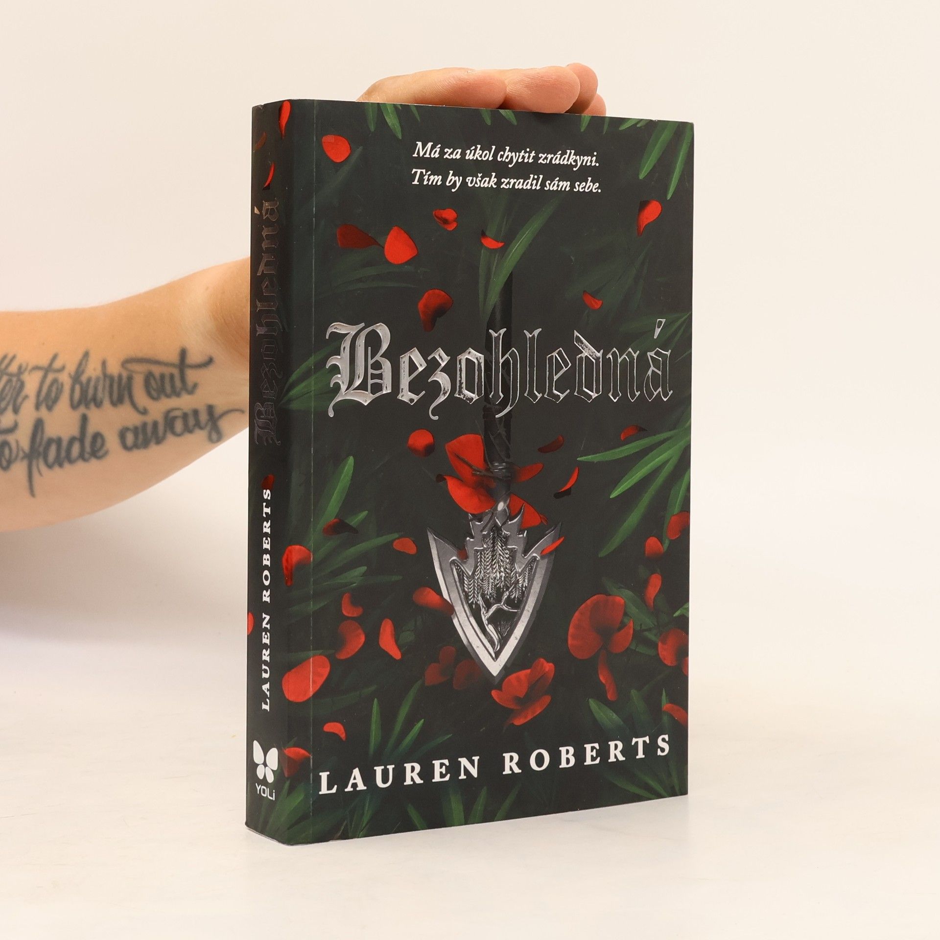 Lauren Roberts Bezohledná