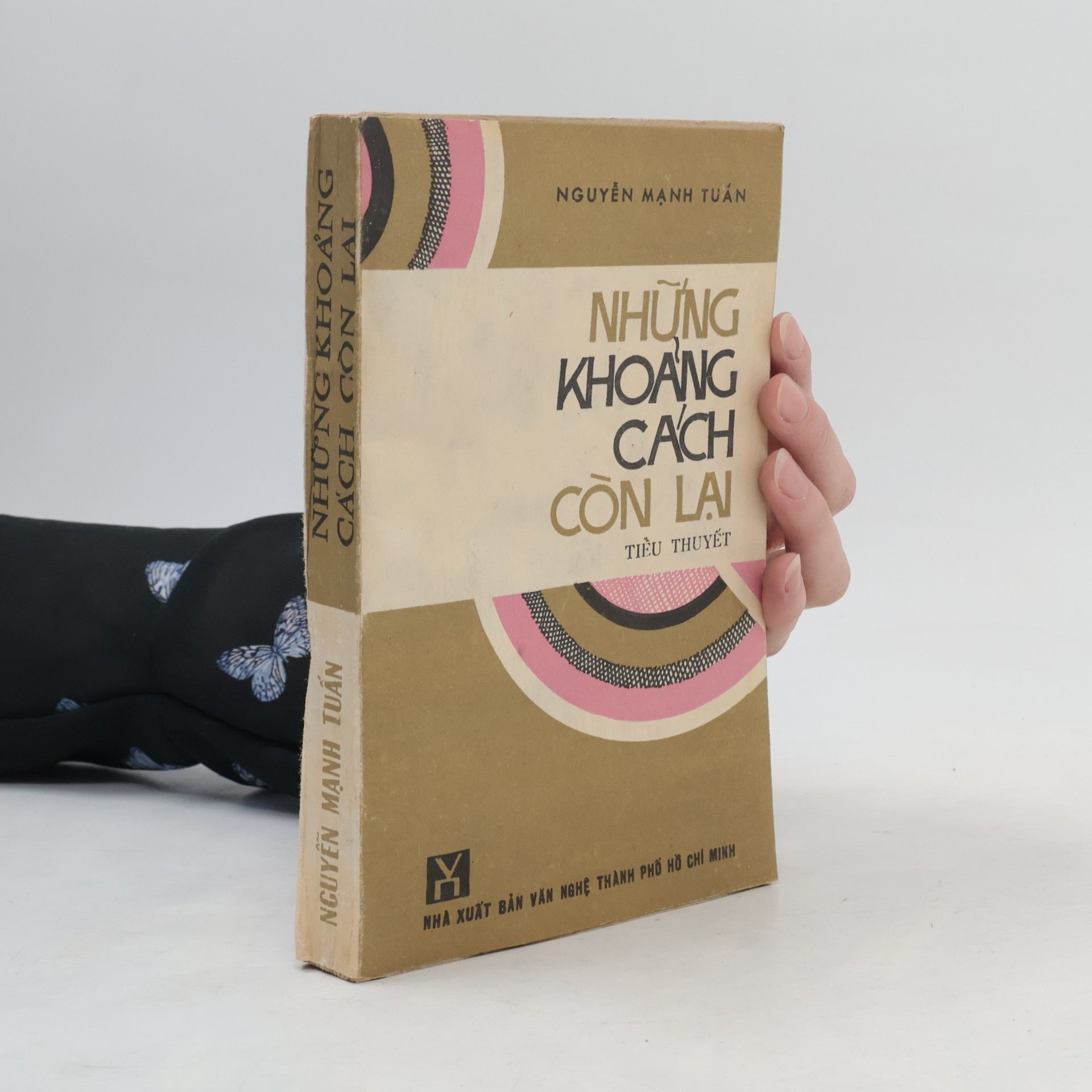 Nguyễn Mạnh Tuấn Những khoảng cách còn lại