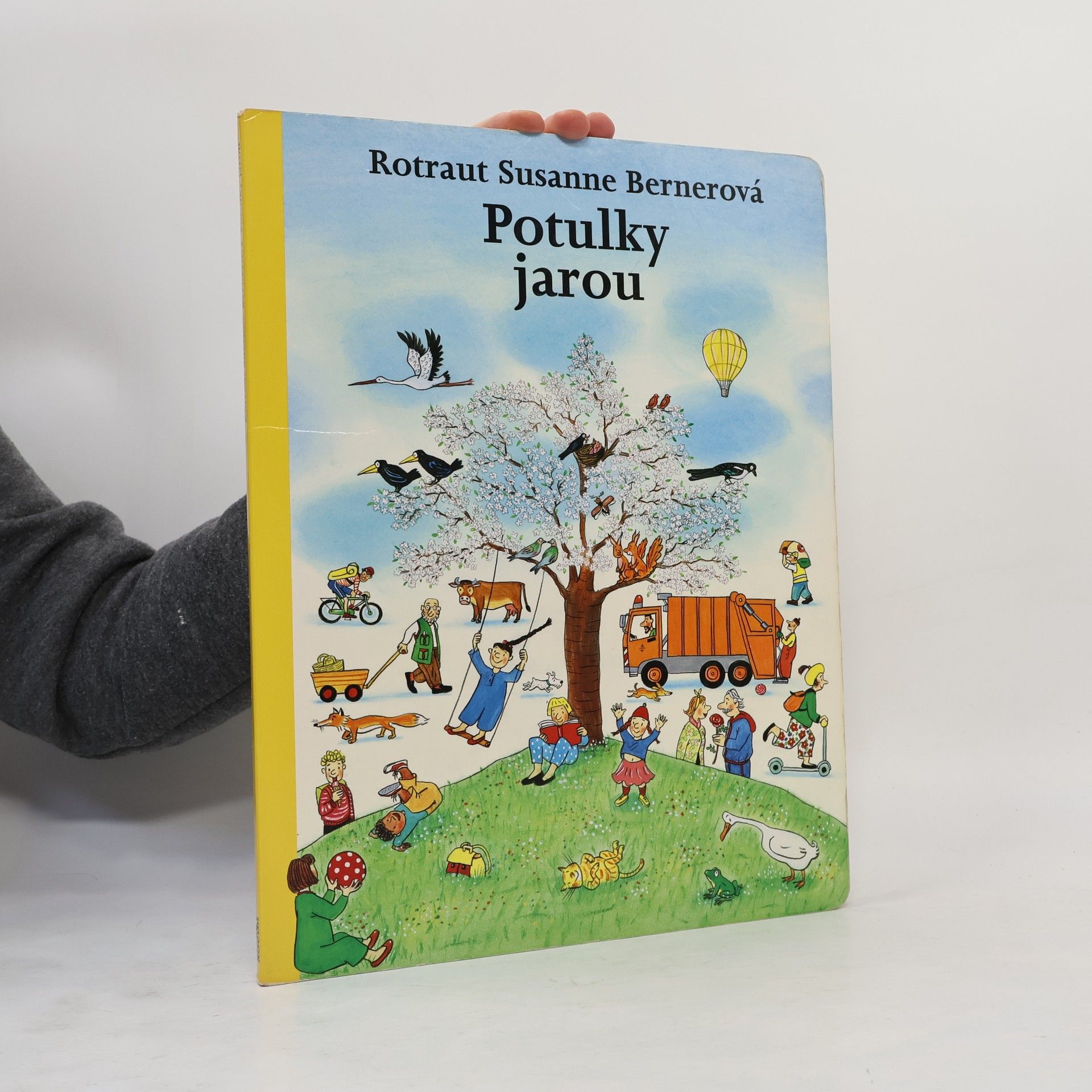 Rotraut Susanne Bernerová Potulky jarou