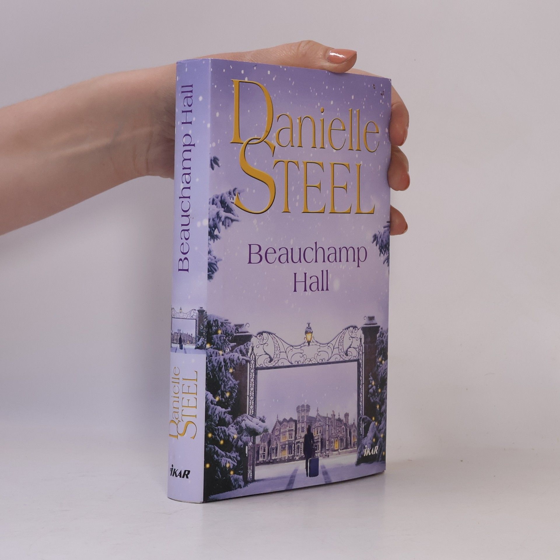 Danielle Steel Beauchamp Hall