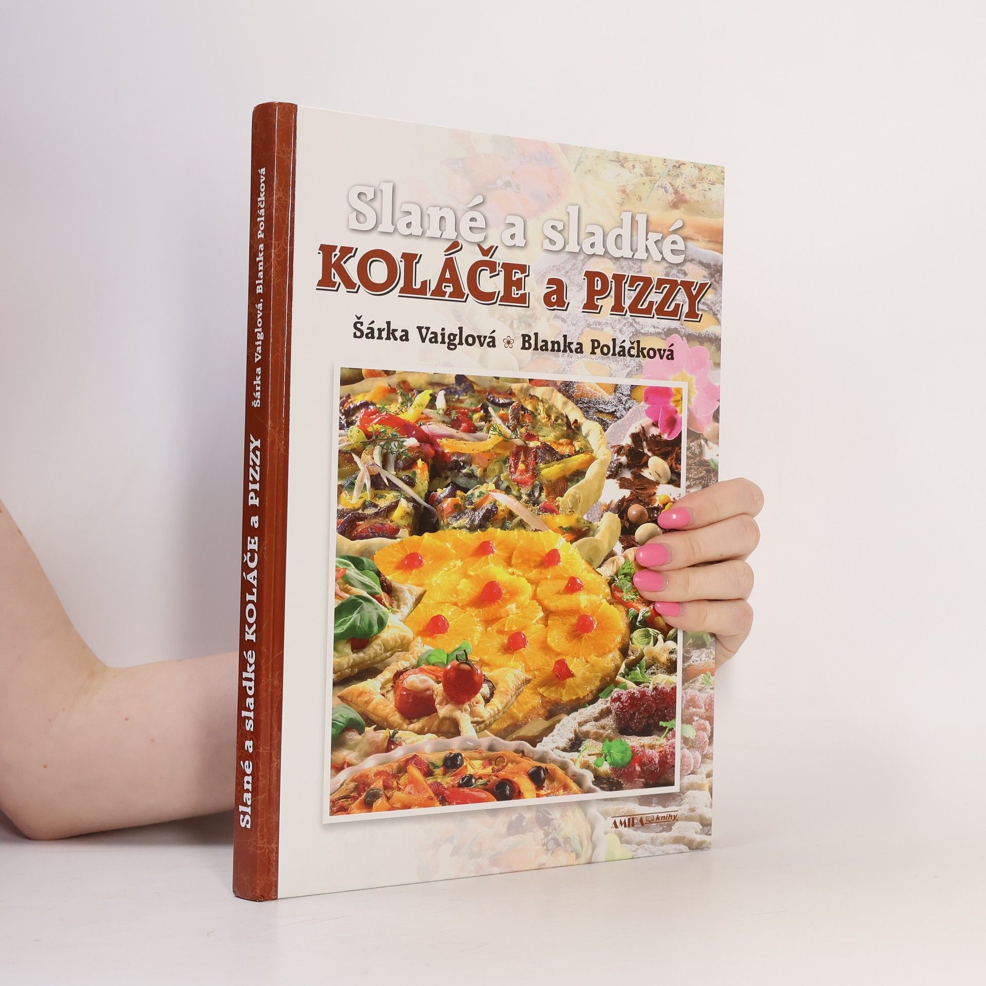 Slané a sladké koláče a pizzy