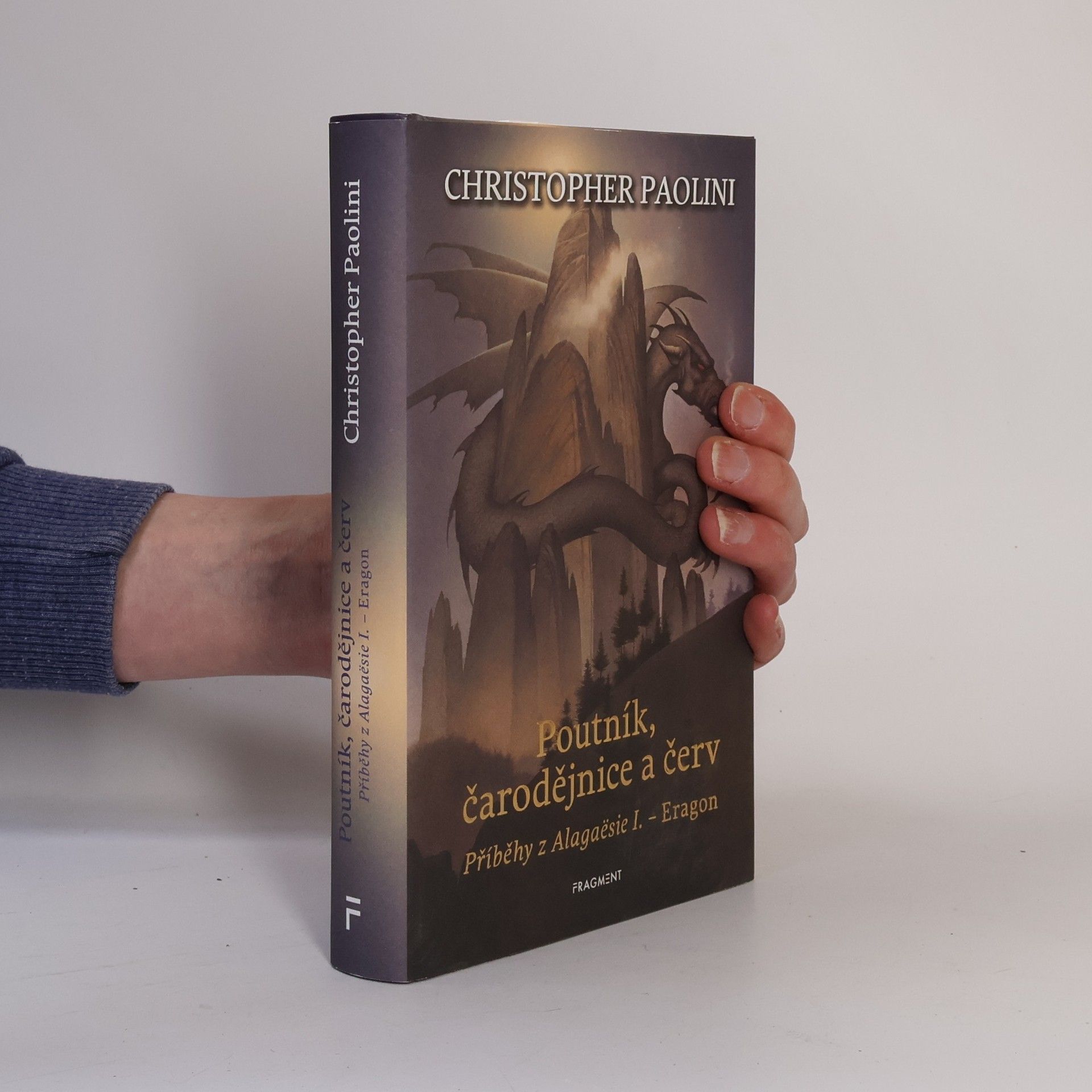 Christopher Paolini Poutník, čarodějnice a červ - Příběhy z Alagaësie I.