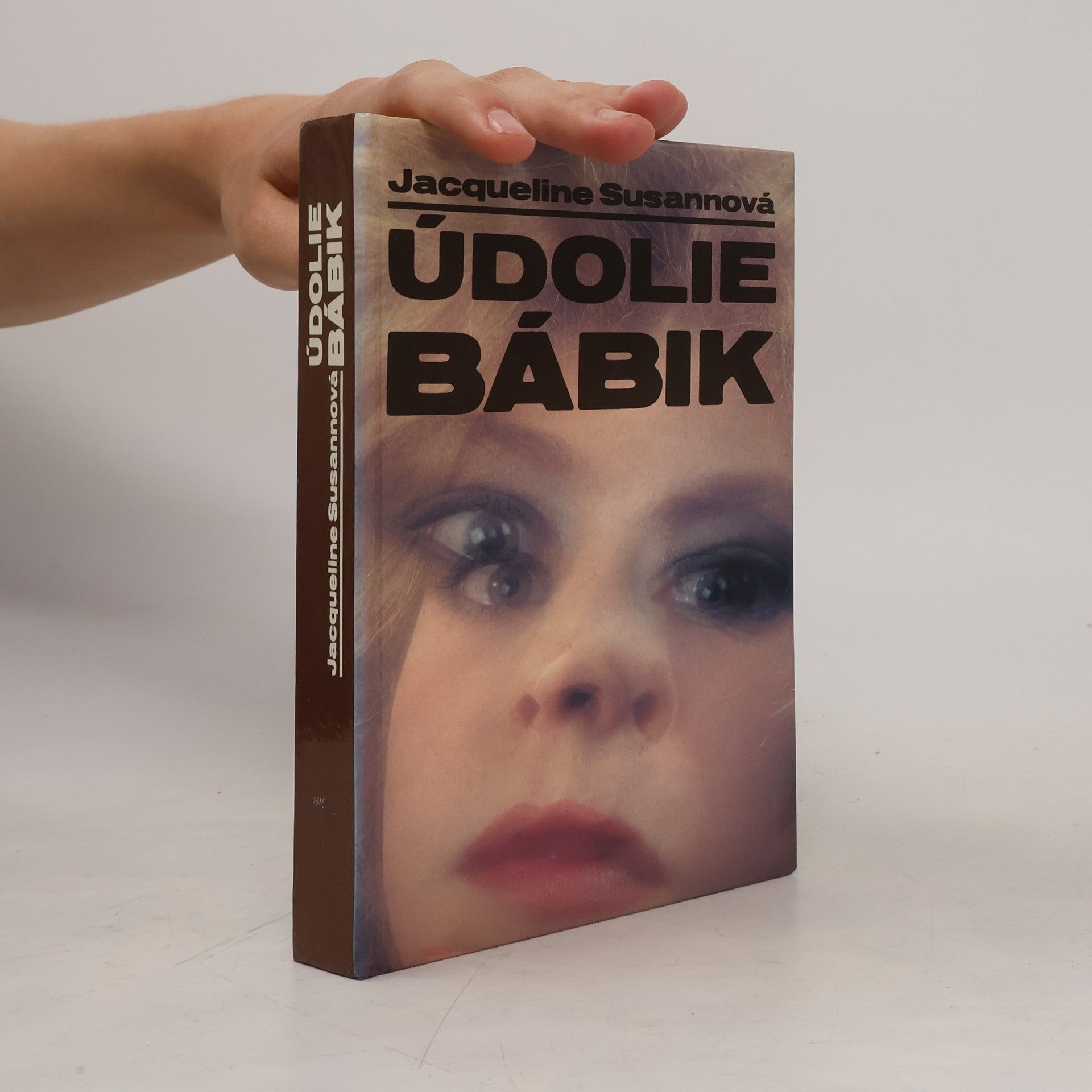Jacqueline Susann Údolie bábik