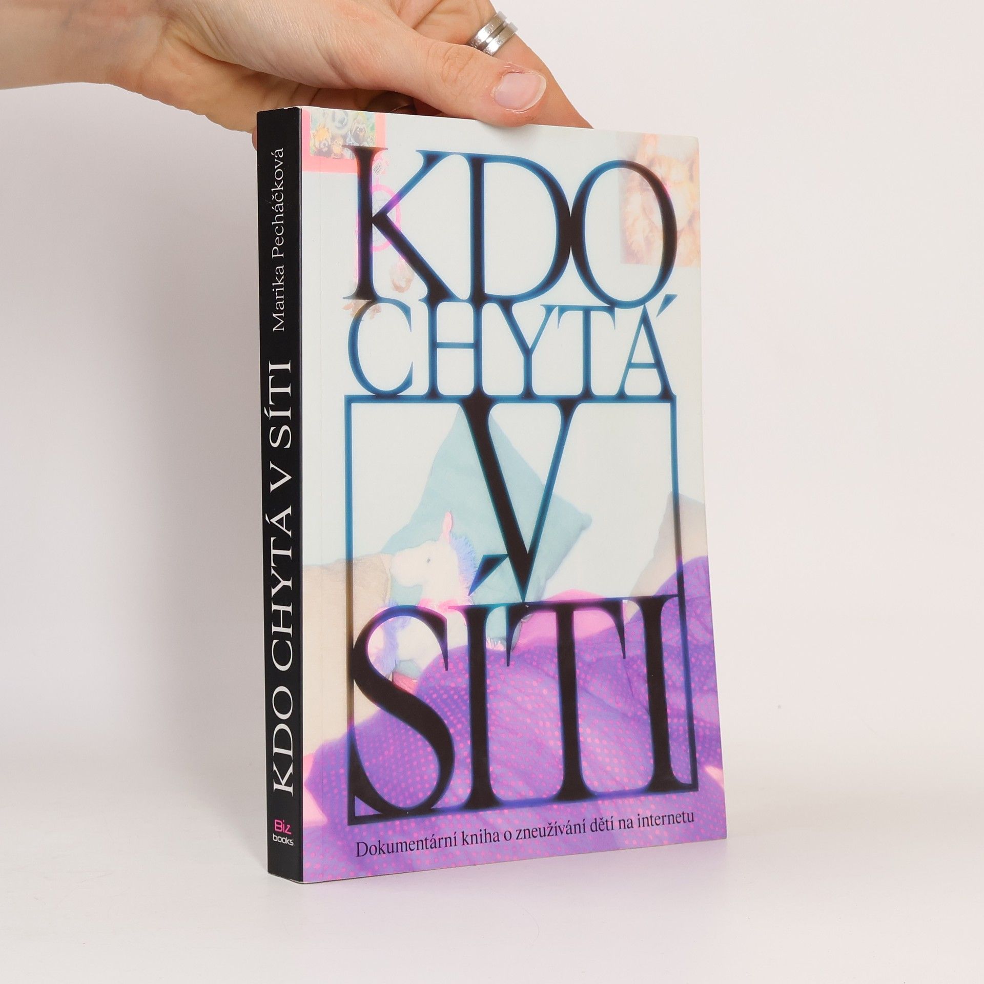 Marika Pecháčková Kdo chytá v síti