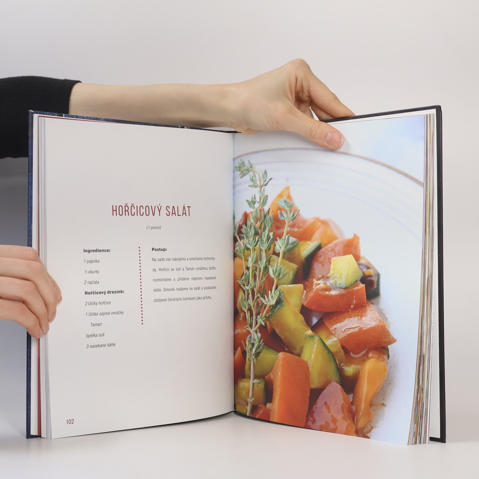 Barbora Karchová Rawmania. Přes 70 raw receptů k snídaním, obědům i večeřím
