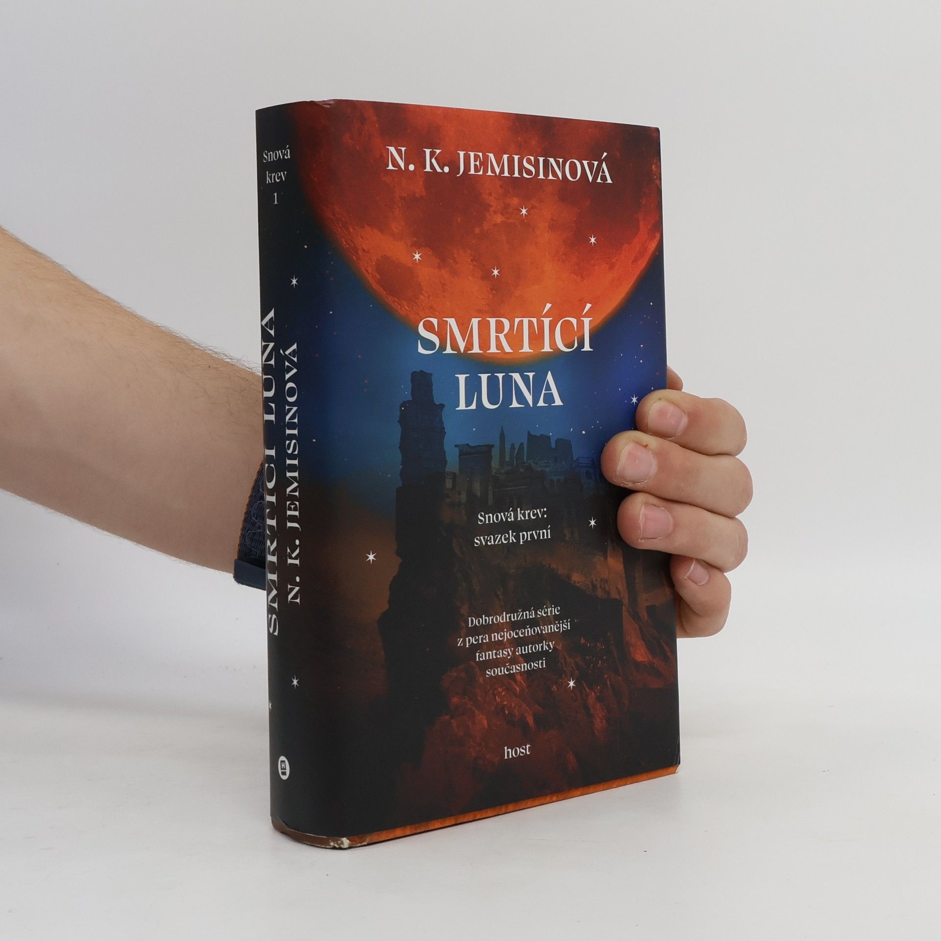 N. K. Jemisin Snová krev. Svazek první, Smrtící luna