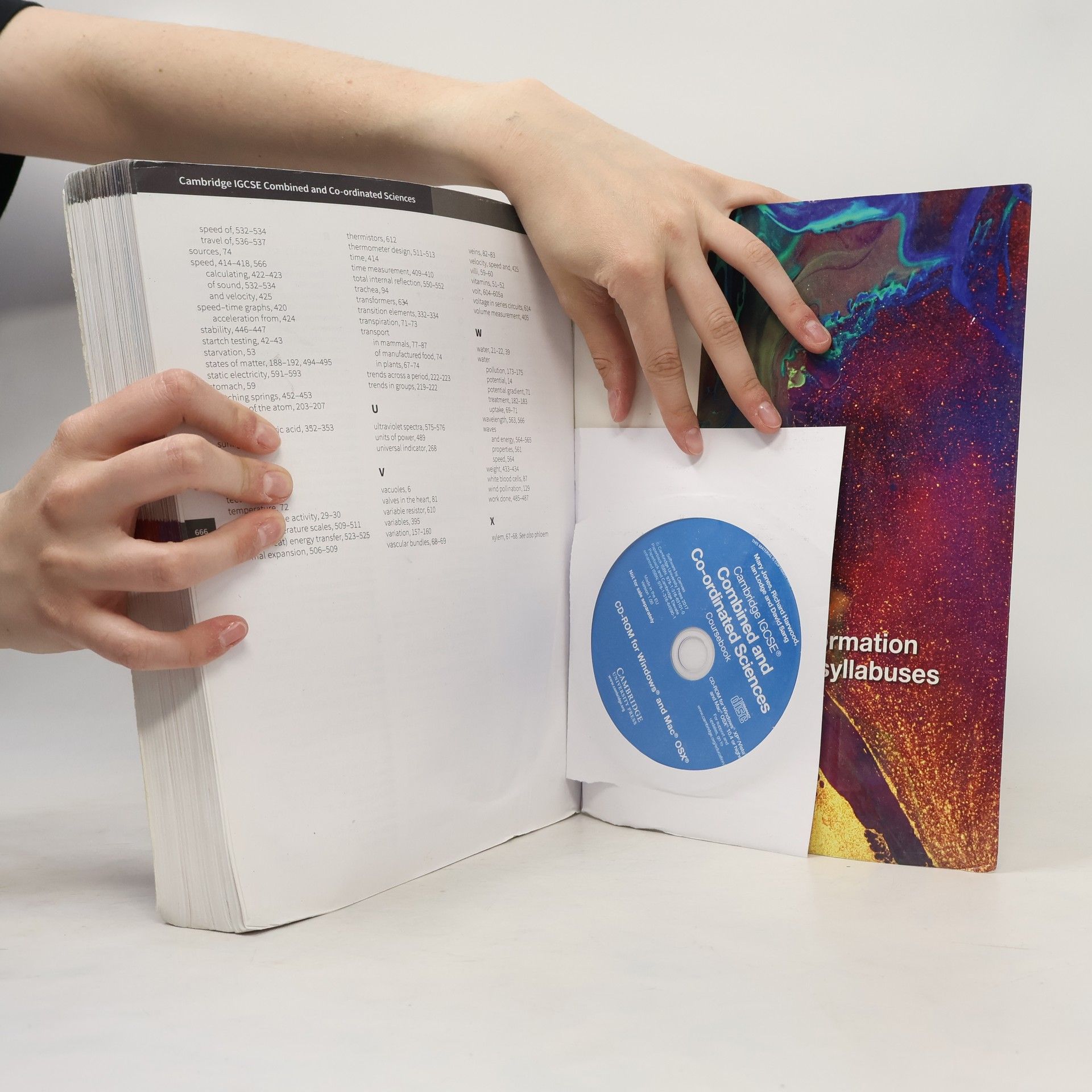 Mary Jones Cambridge IGCSE® Combined and Co-ordinated Sciences Coursebook