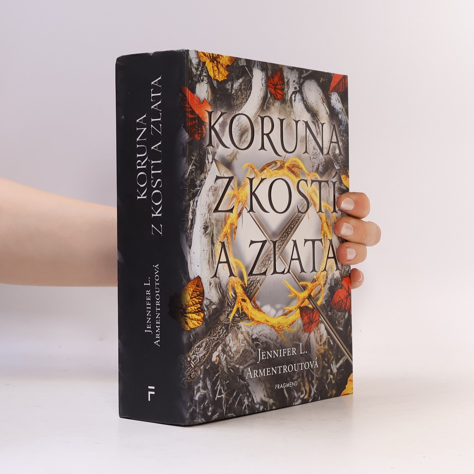 Jennifer Armentrout Koruna z kostí a zlata