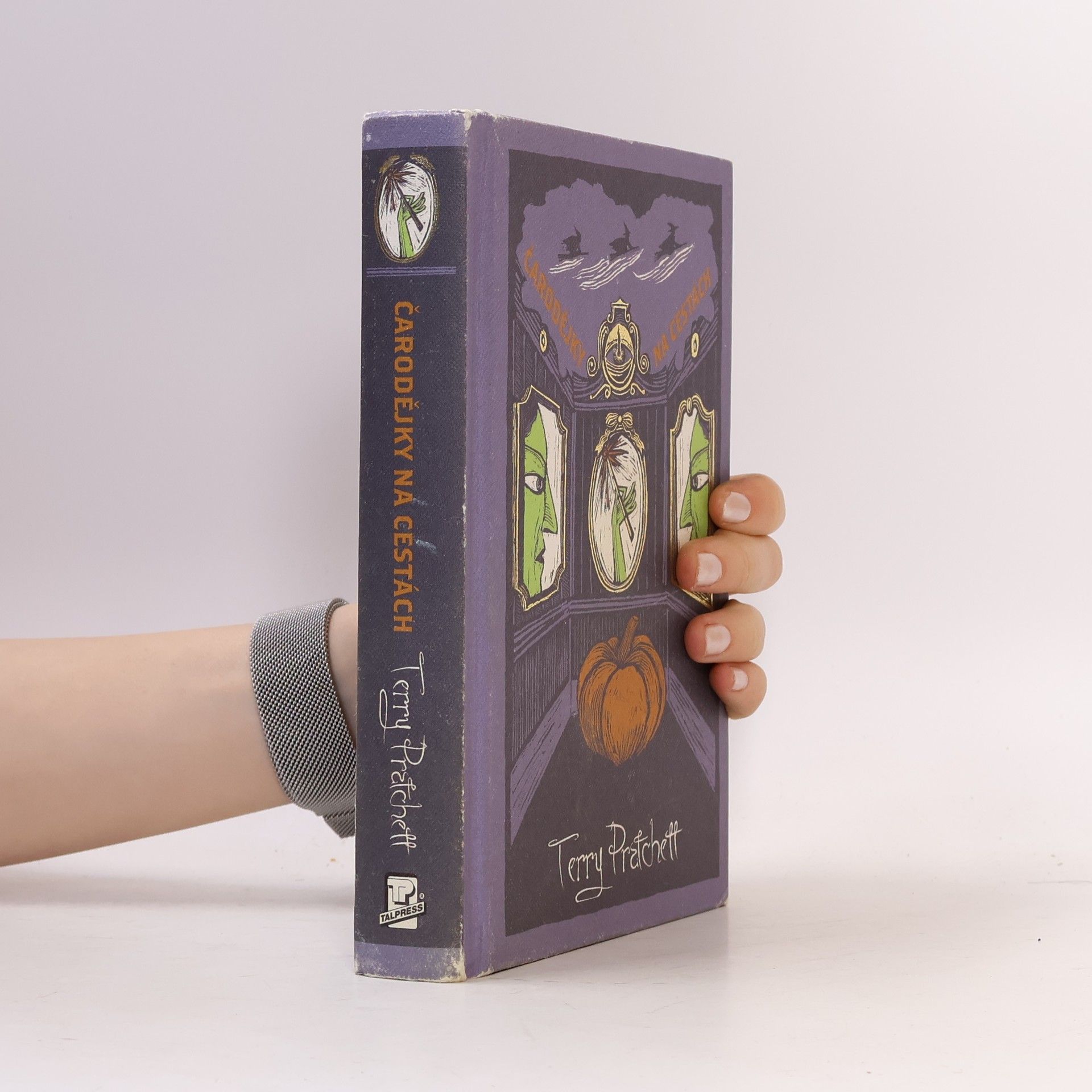 Terry Pratchett Čarodějky na cestách