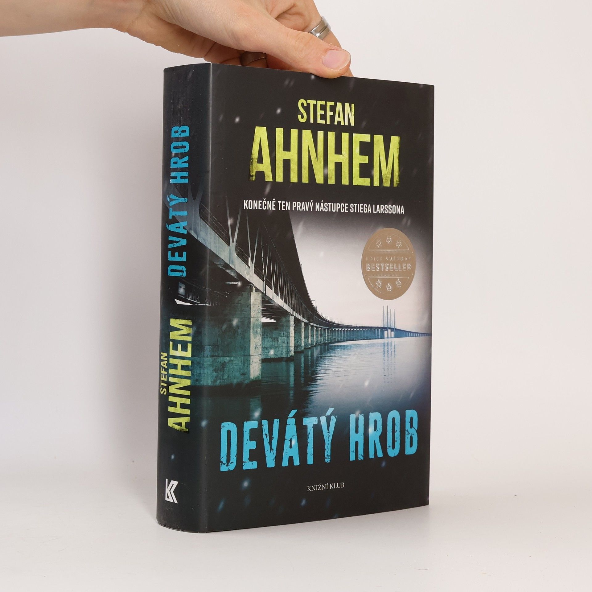 Stefan Ahnhem Devátý hrob