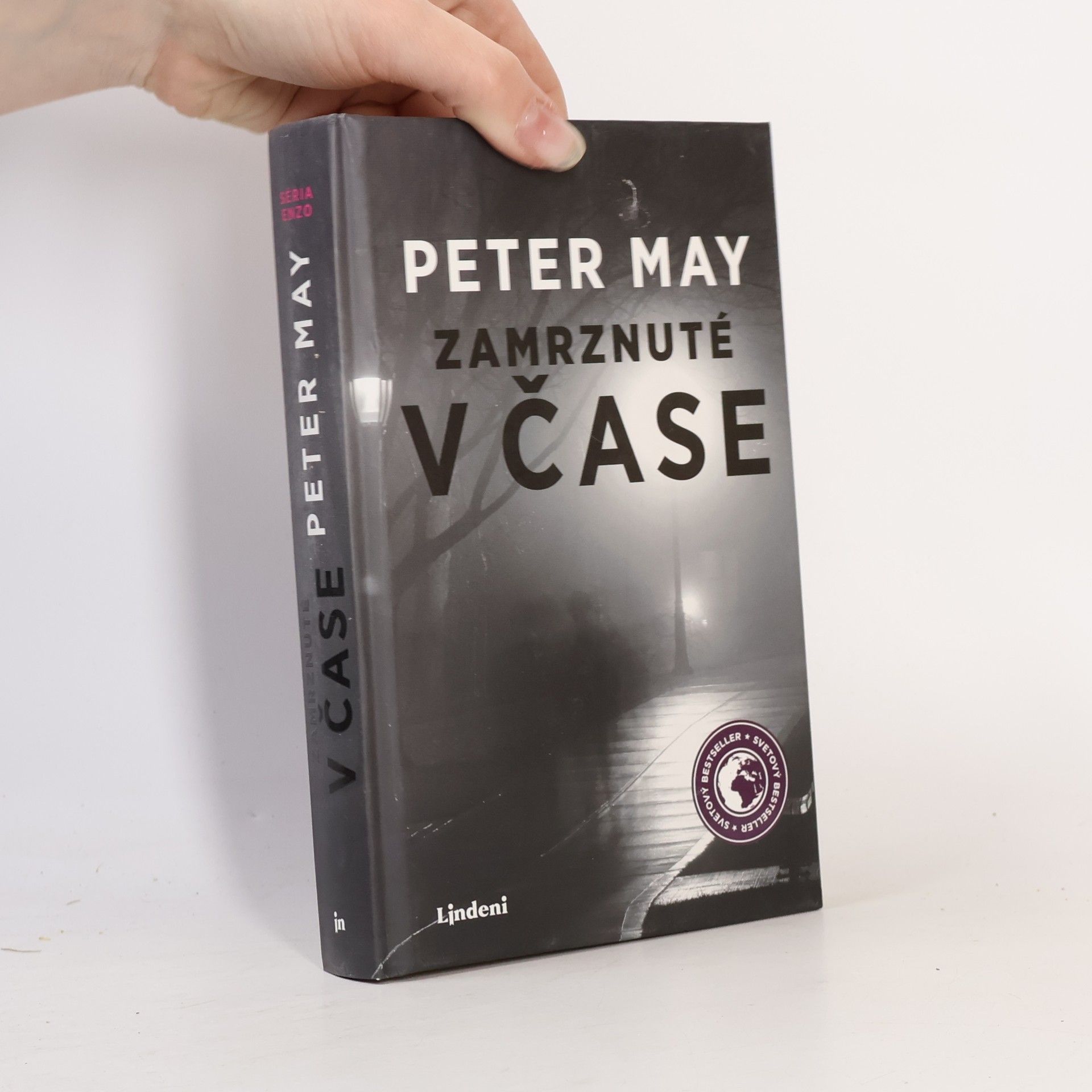 Peter May Zamrznuté v čase