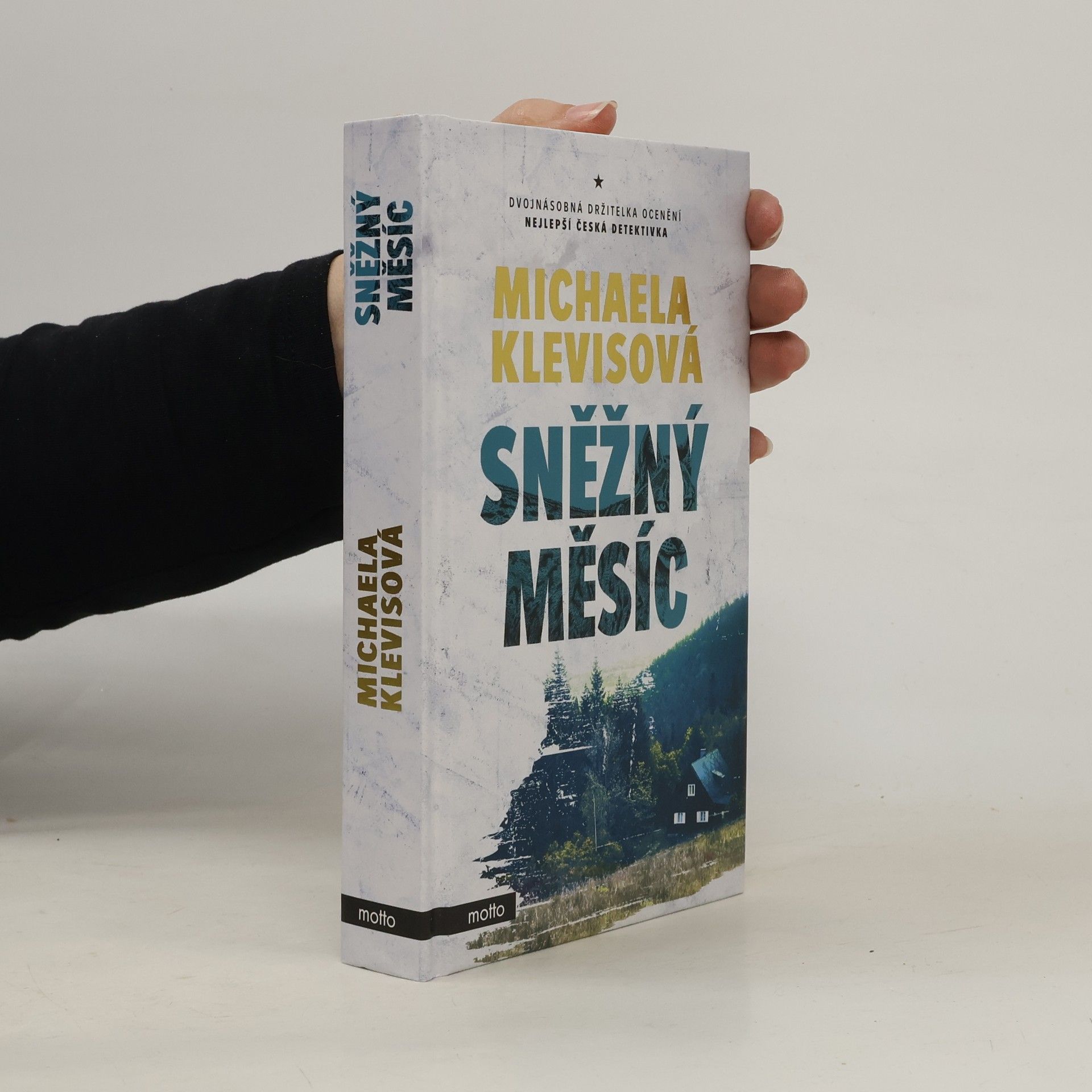 Michaela Klevisová Sněžný měsíc
