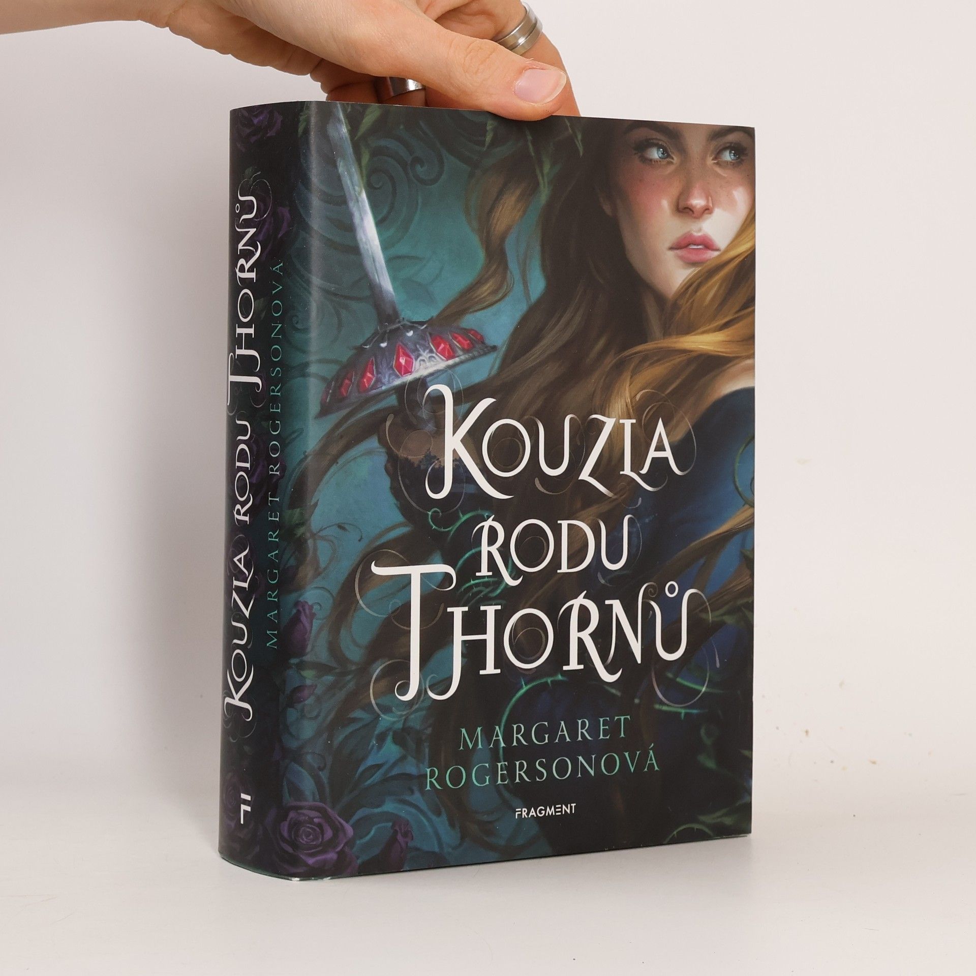 Margaret Rogerson Kouzla rodu Thornů