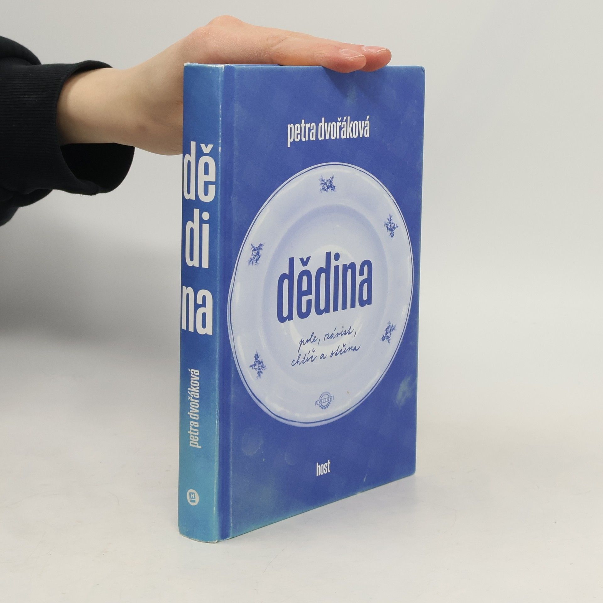 Petra Dvořáková Dědina: pole, závist, chtíč a otčina