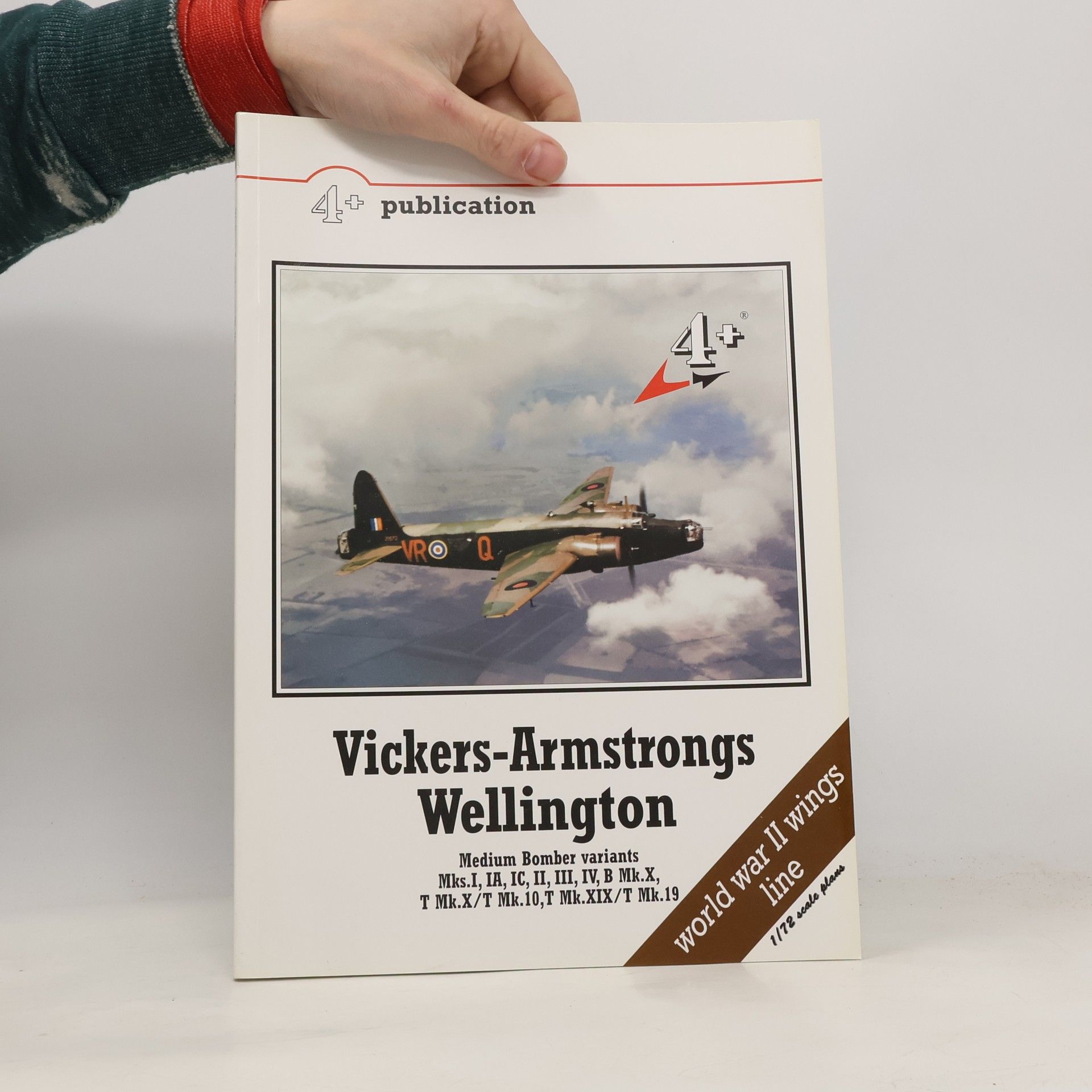 Vickers-Armstrongs Wellington Medium Bomber Variants - Mks. I, IA, IC, II, III, IV, B Mk.X, T Mk.X/T Mk.10, T Mk. XIX / T Mk.19