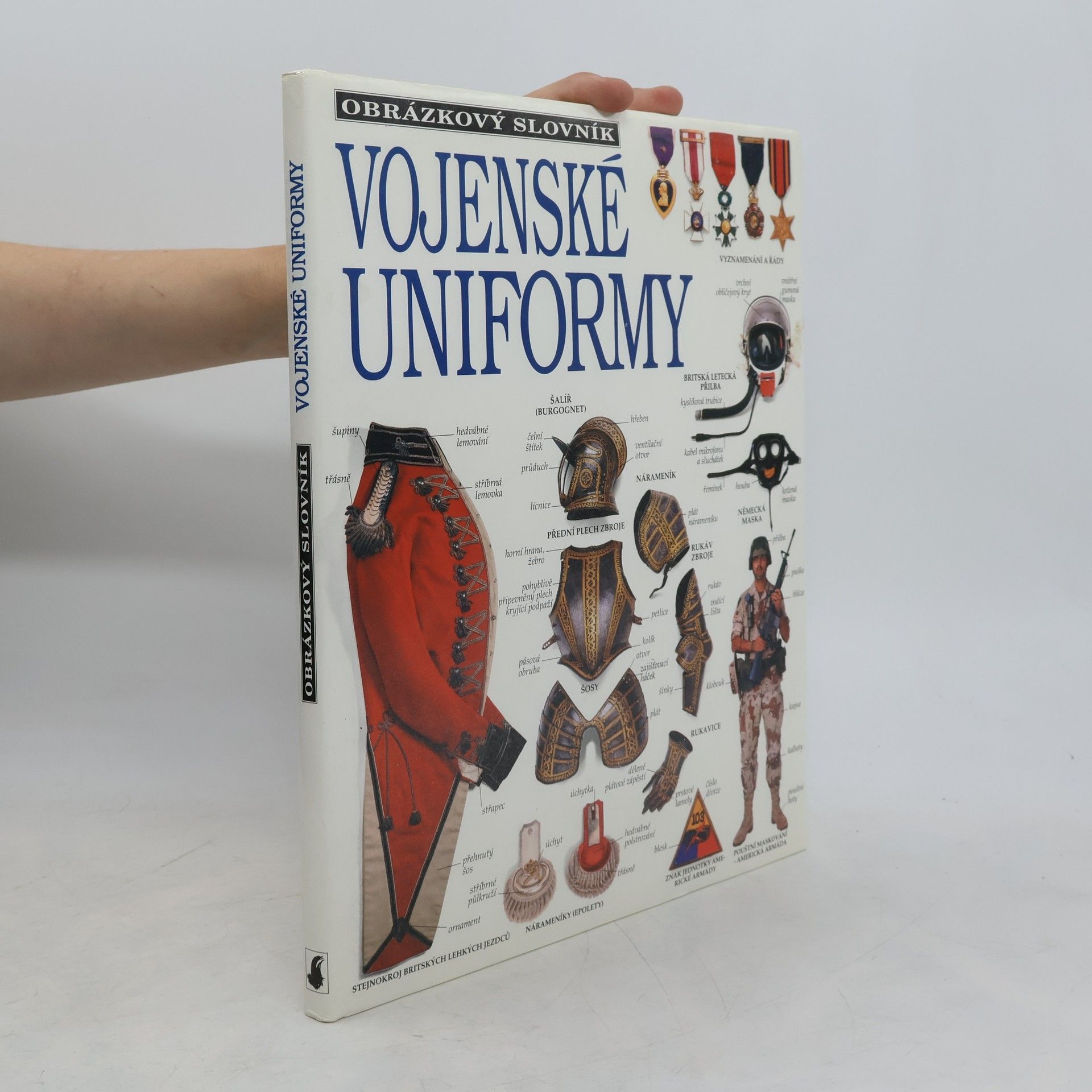 Vojenské uniformy a výstroj