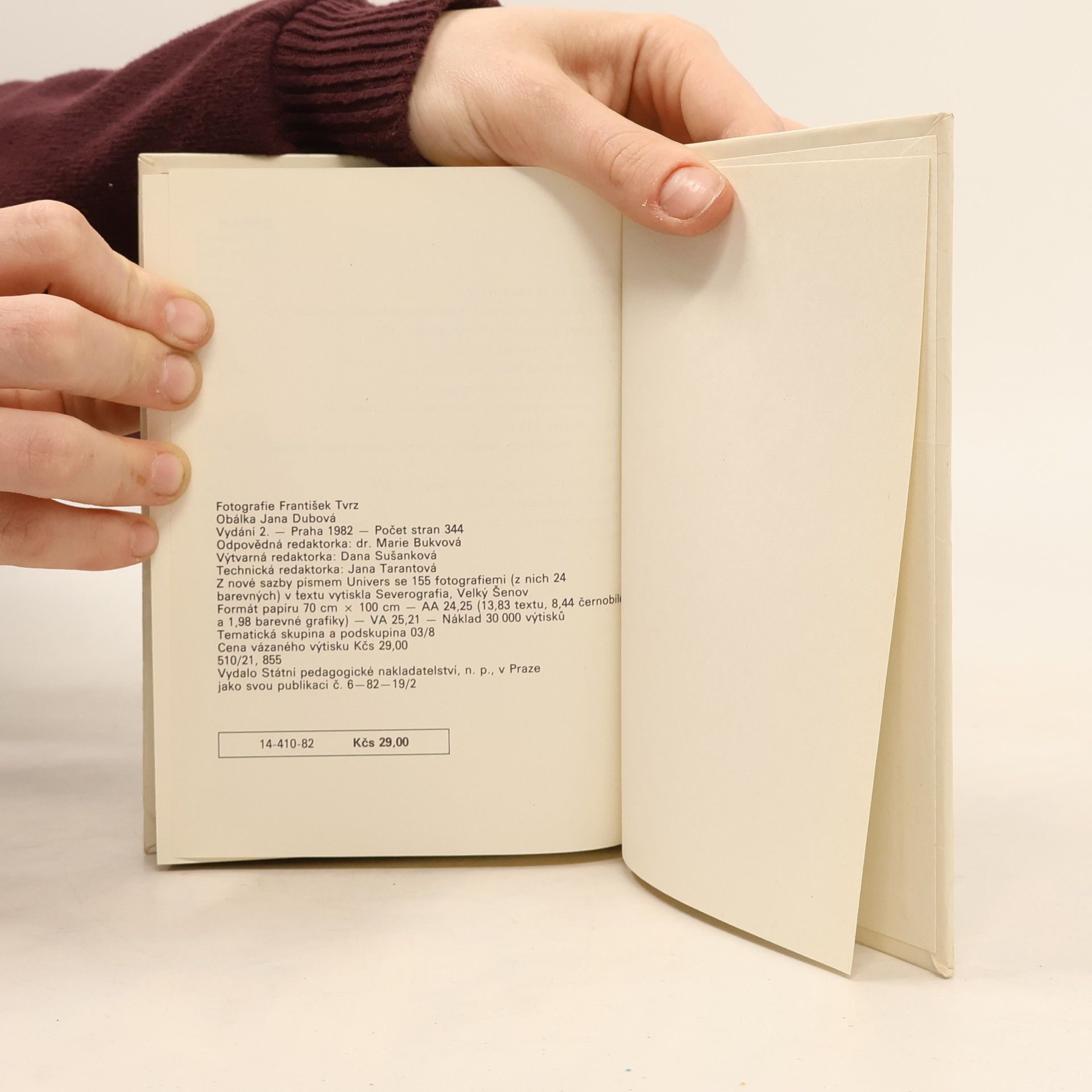 Karel Tuček Kapesní atlas nerostů a hornin
