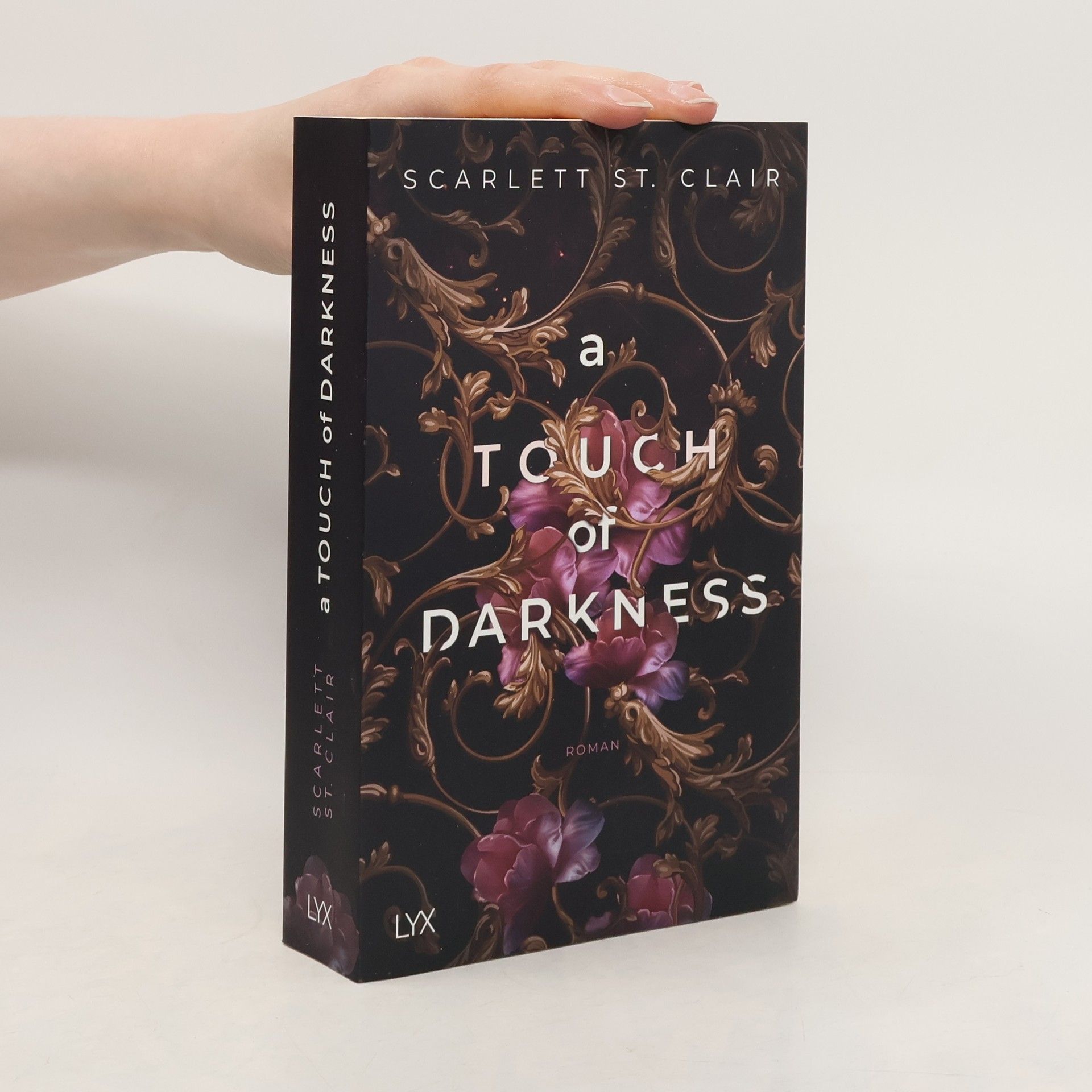 Scarlett St. Clair A Touch of Darkness