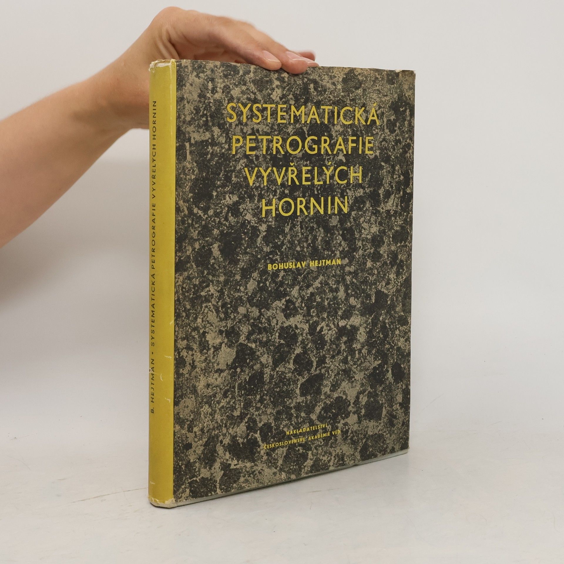 Systematická petrografie vyvřelých hornin