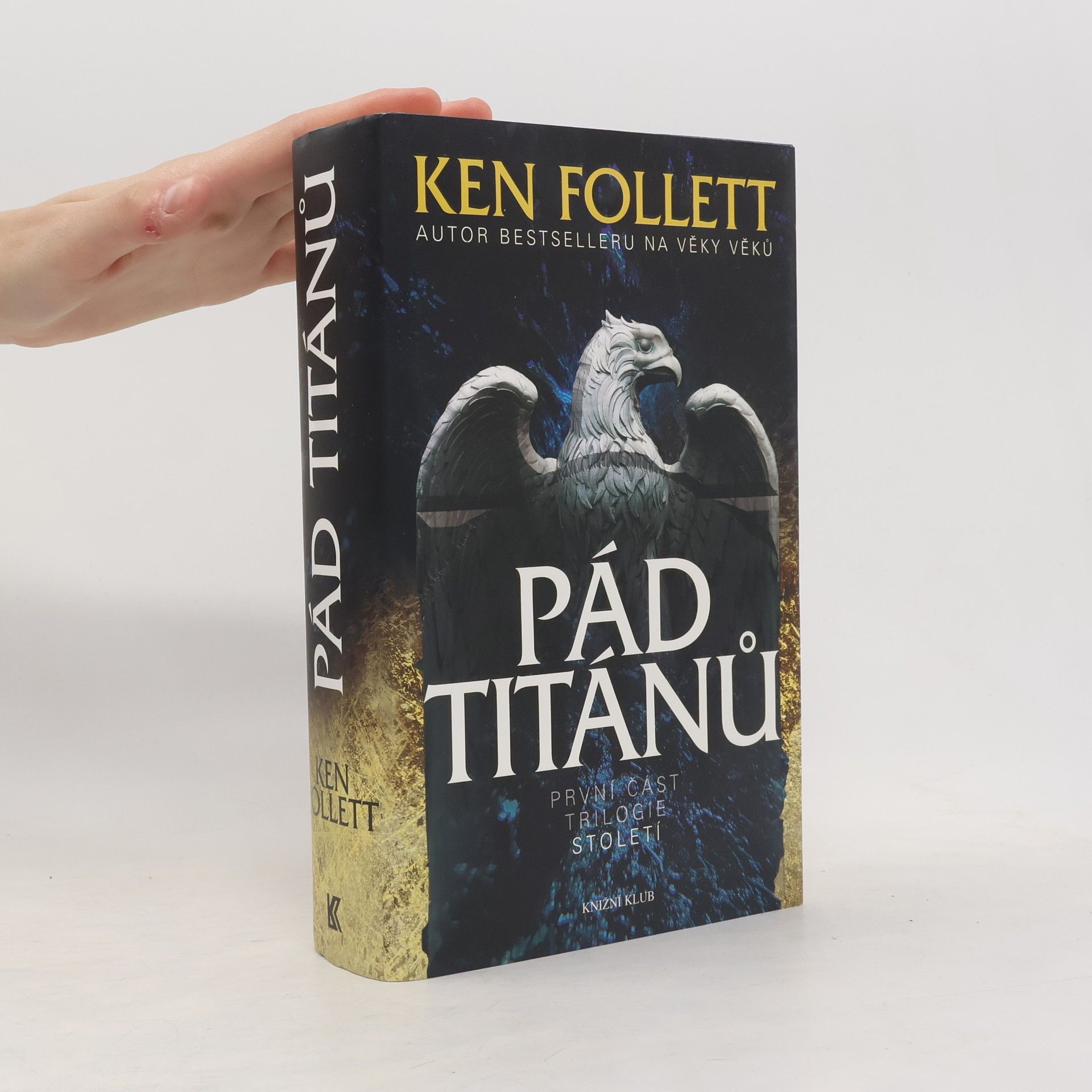 Ken Follett Pád titánů
