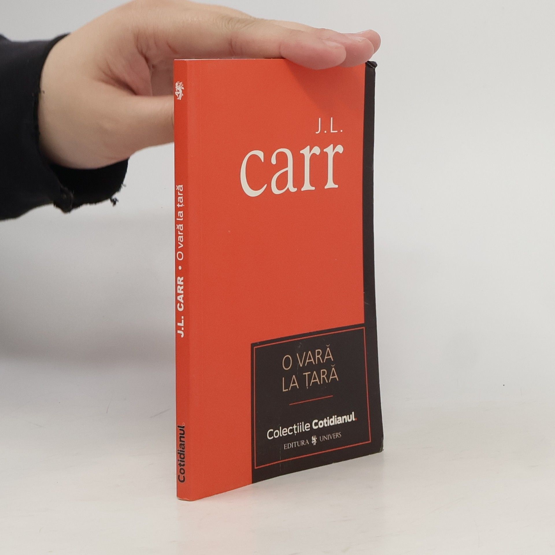 J. L. Carr O vară la țară