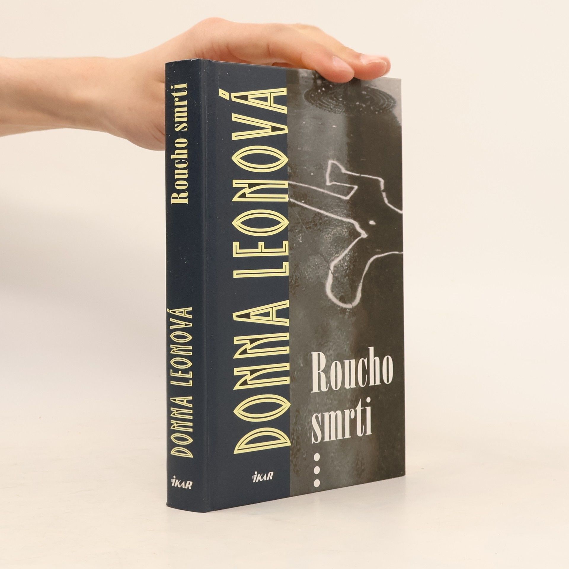 Donna Leon Roucho smrti