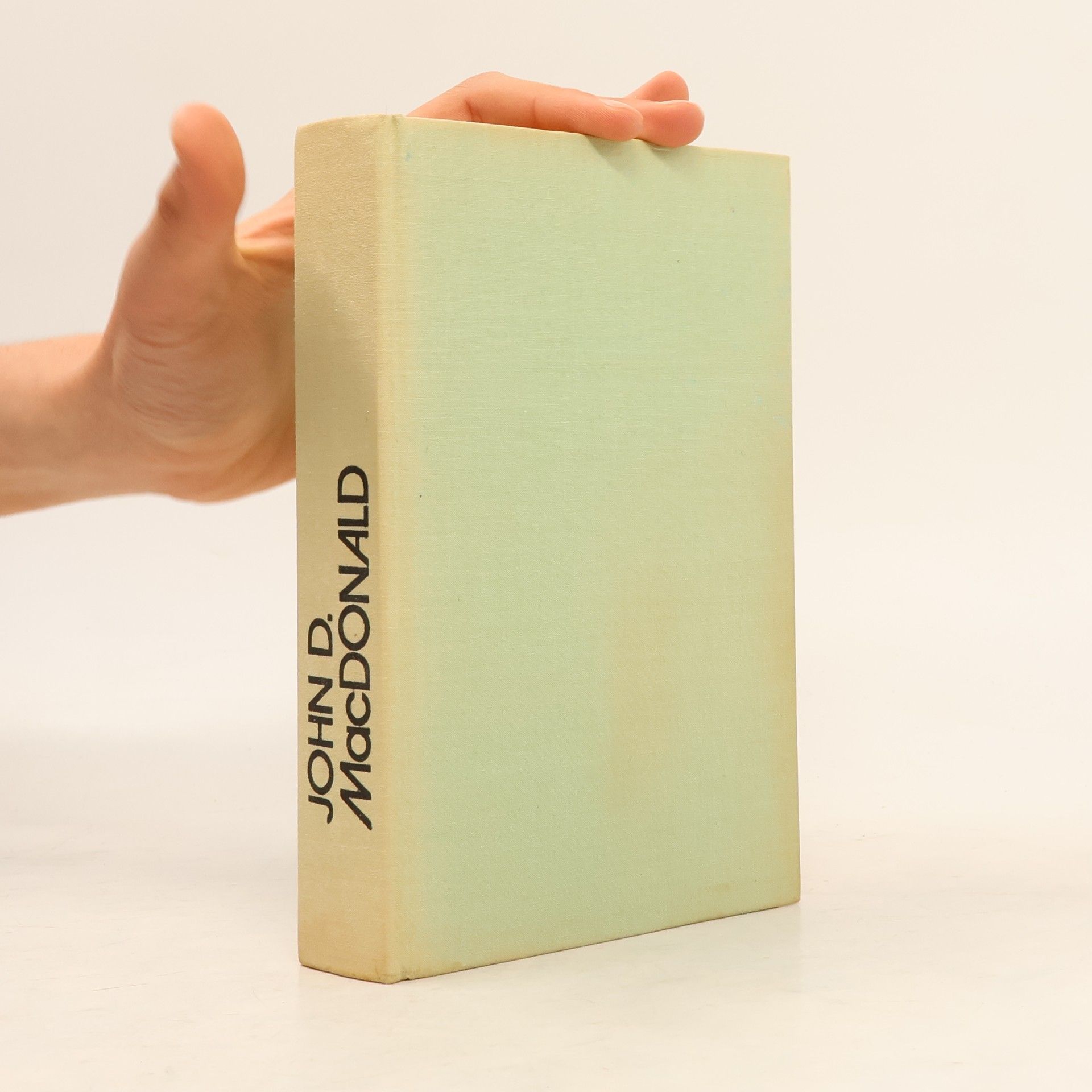 John D. MacDonald Umrieť v purpurovej krajine. Cena vraždy. Dohodnúť sa so žralokom