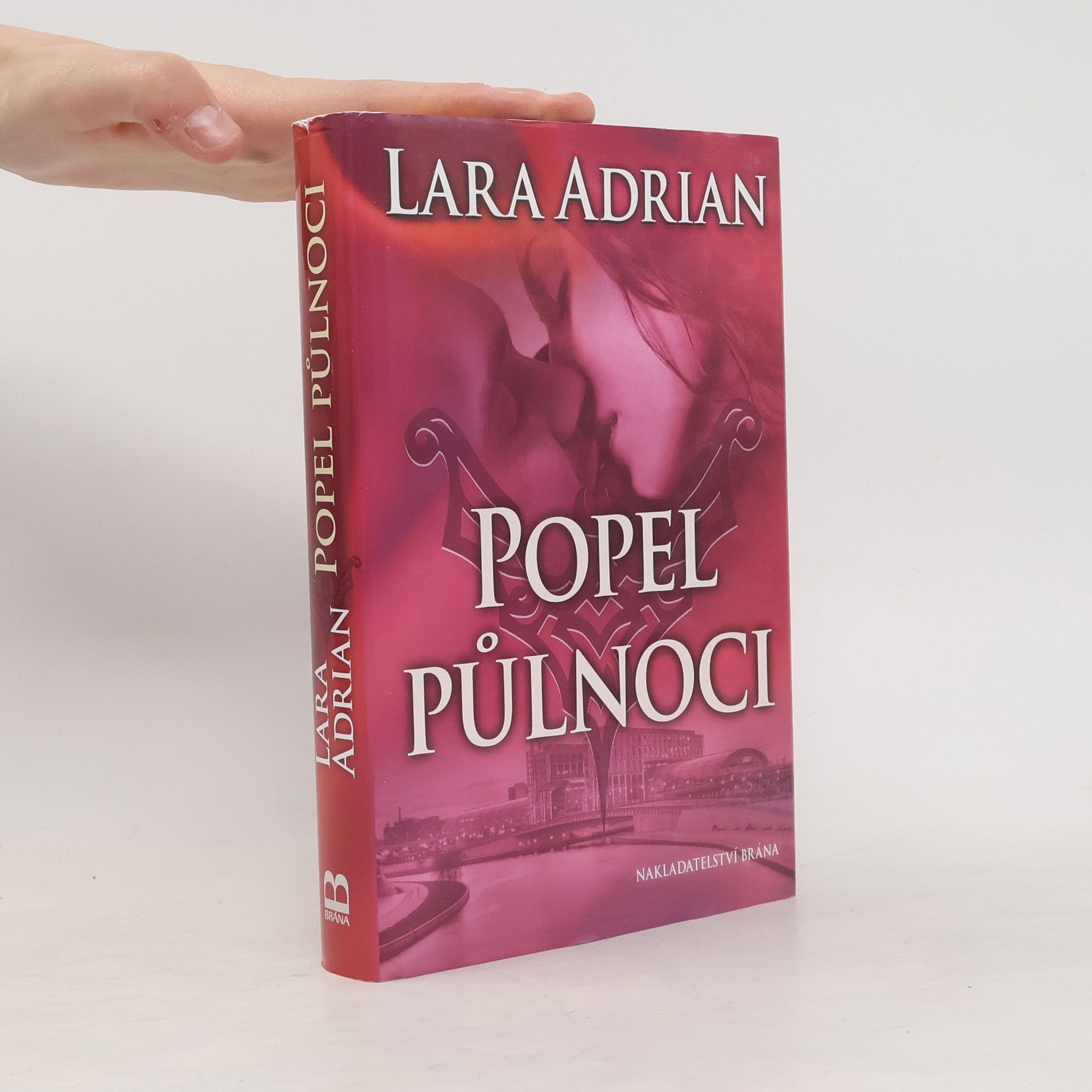 Lara Adrian Popel půlnoci