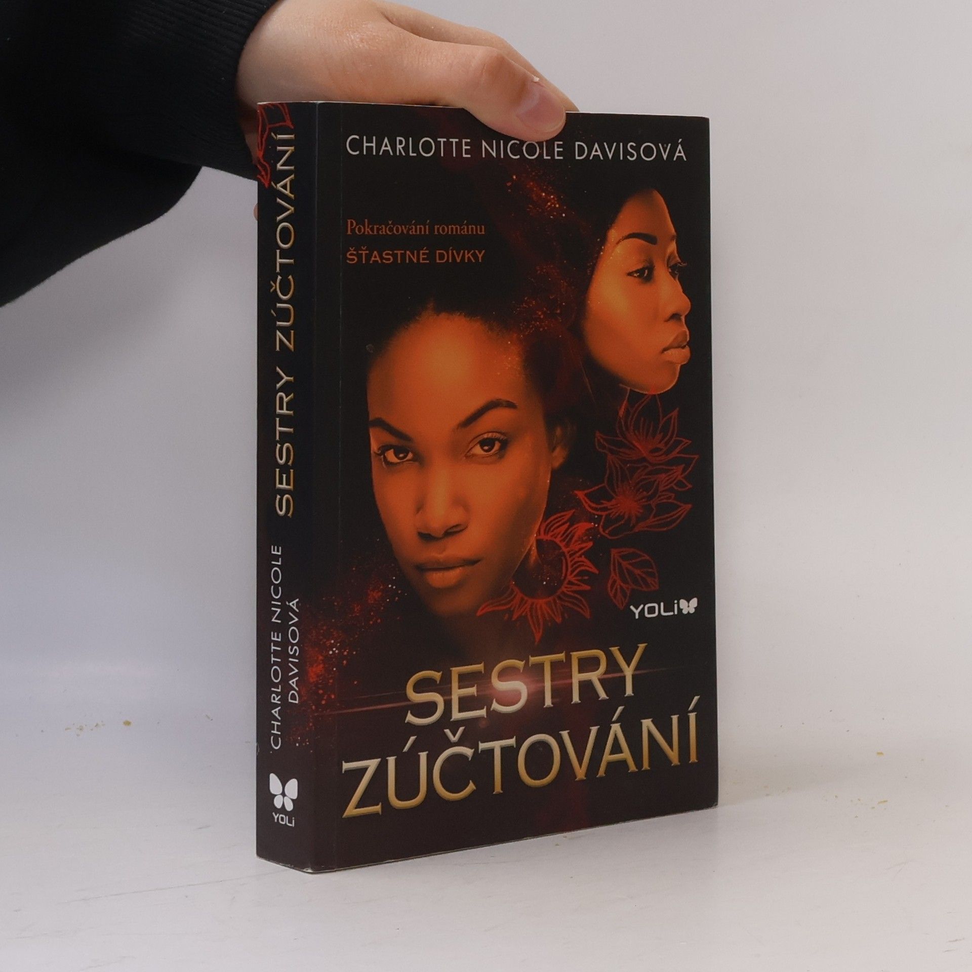 Charlotte Nicole Davis Sestry zúčtování