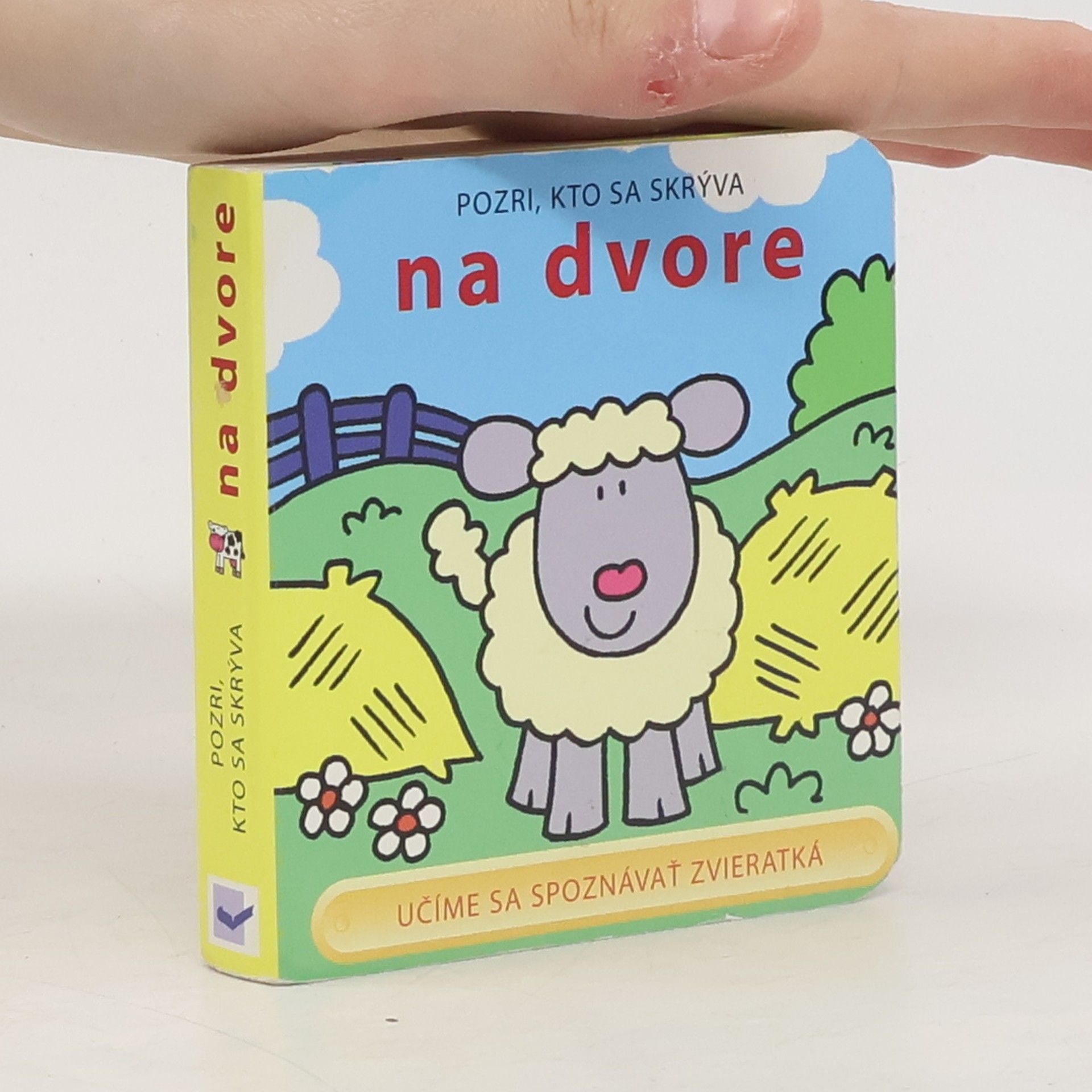 Emma Treehouse Pozri, kto sa skrýva na dvore