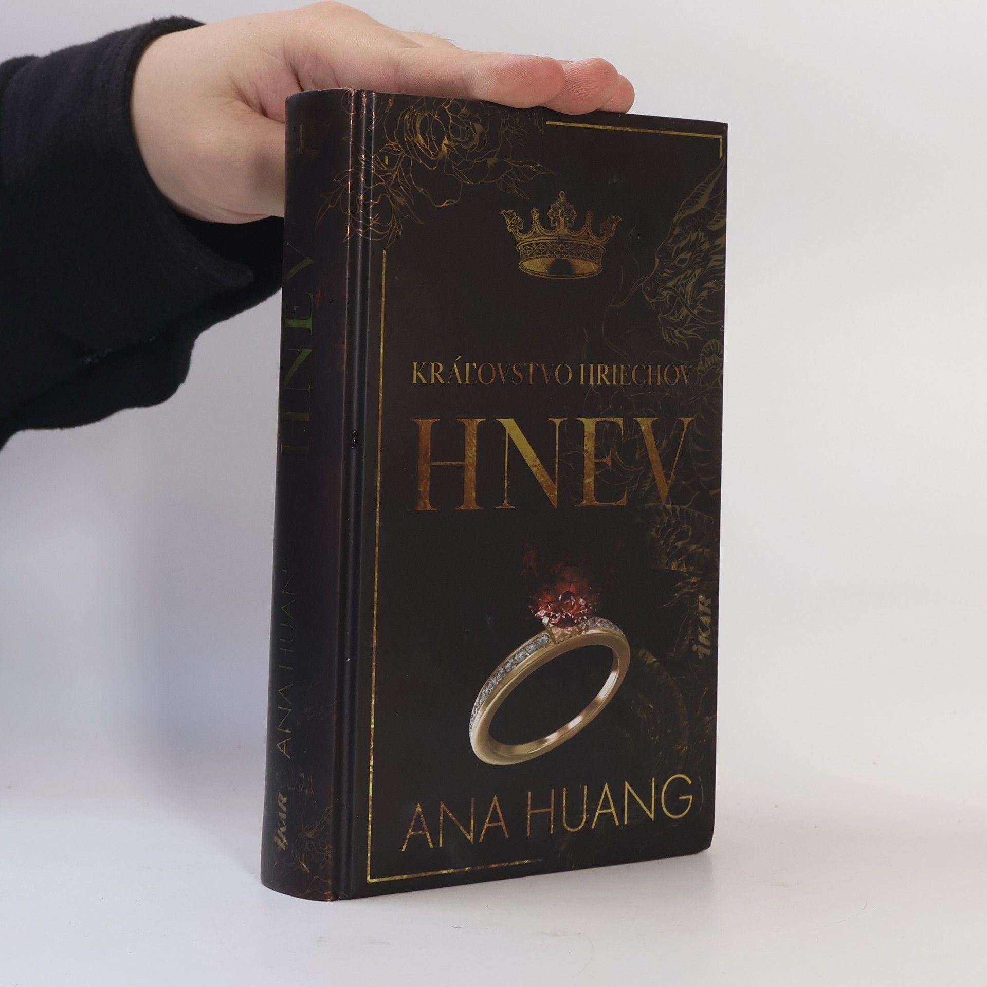 Ana Huang Hnev