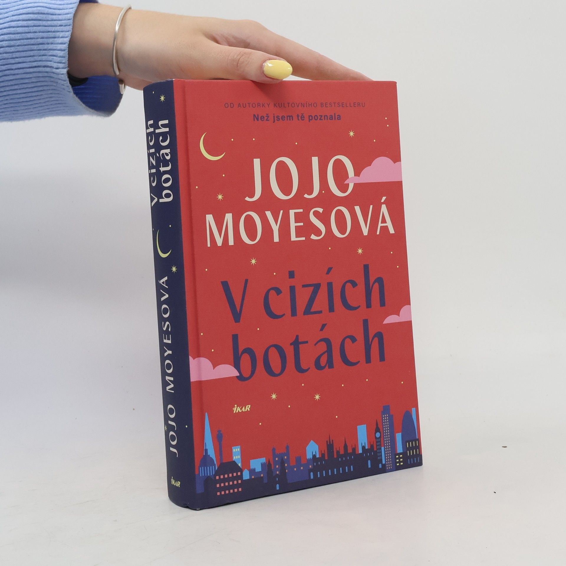 Jojo Moyes V cizích botách