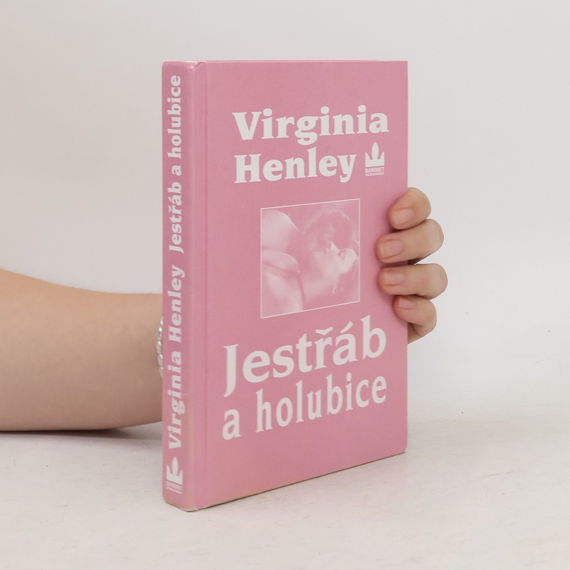 Virginia Henley Jestřáb a holubice