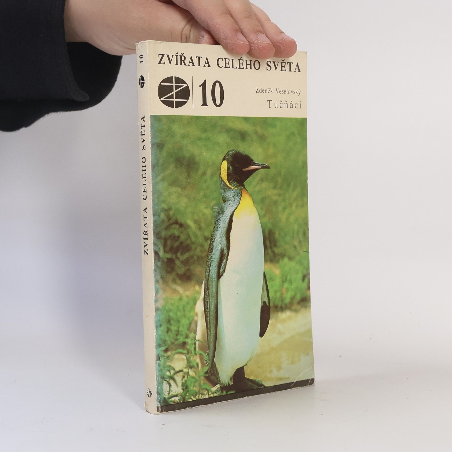 Zdeněk Veselovský Zvířata celého světa 10. Tučňáci
