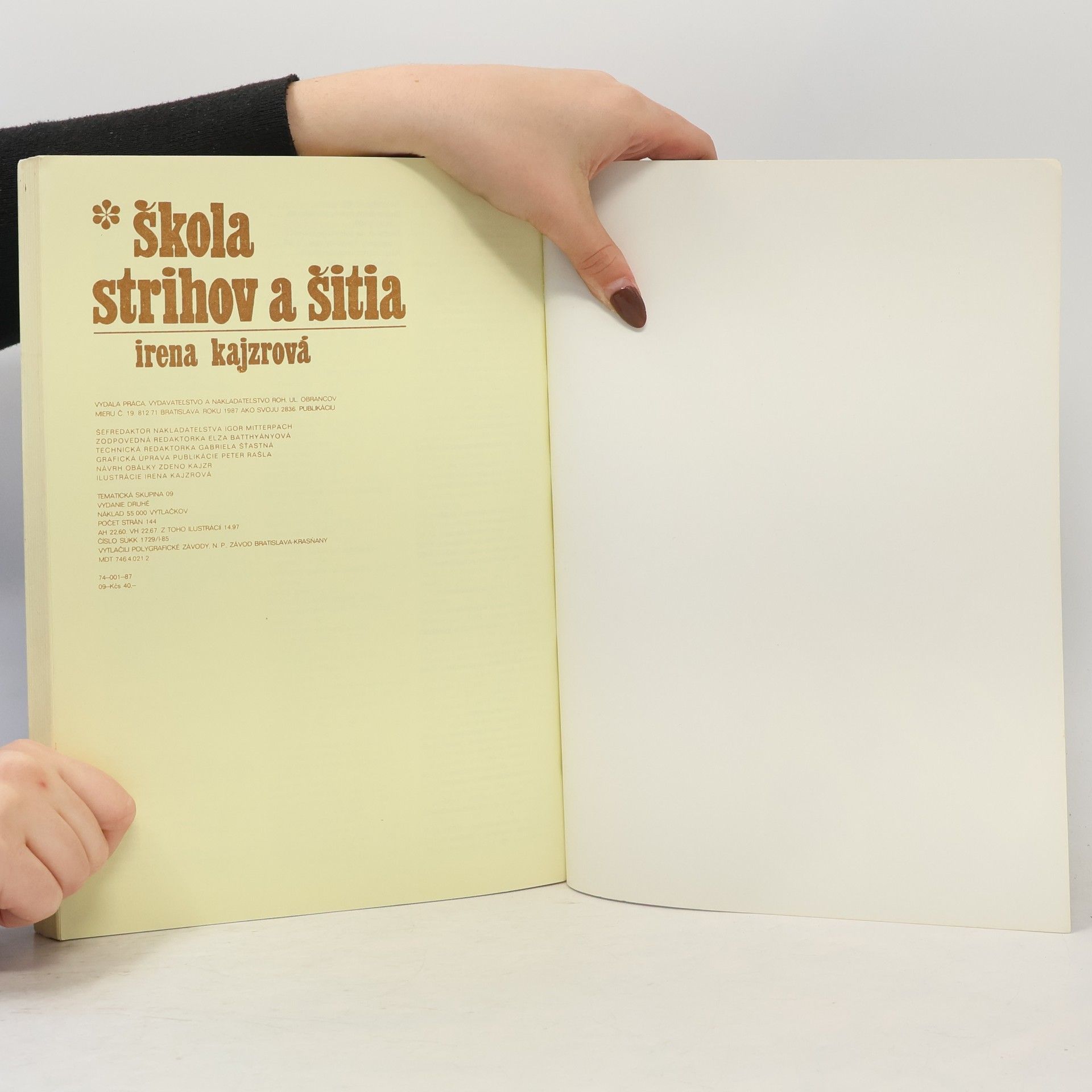 Irena Kajzrová Škola strihov a šitia