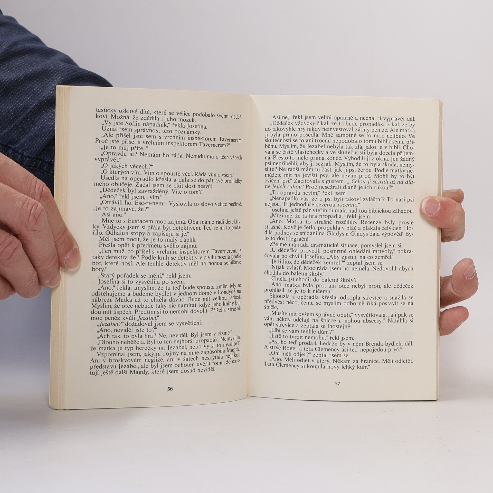 Agatha Christie Hadí doupě