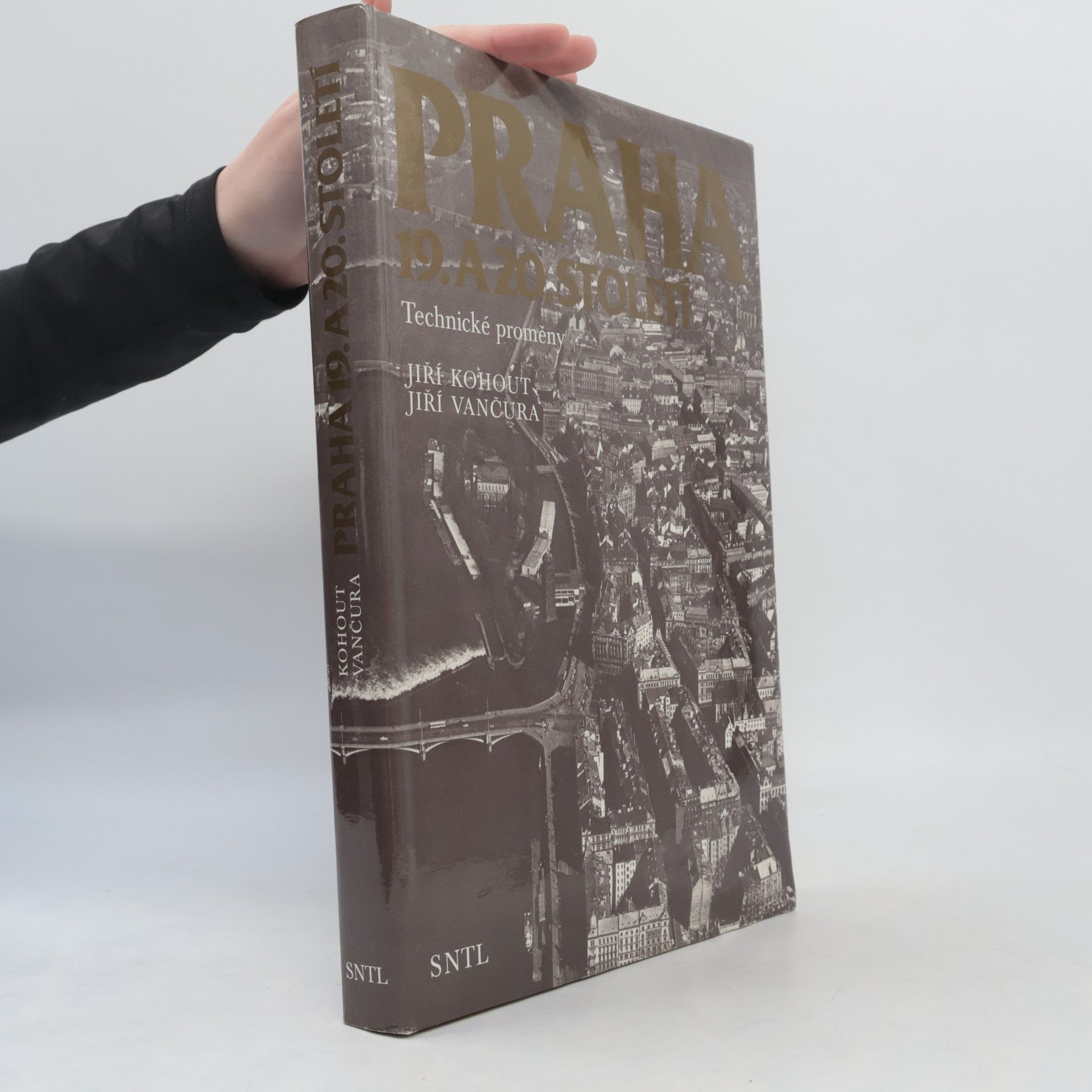 Jiří Kohout Praha 19. a 20. století. Technické proměny
