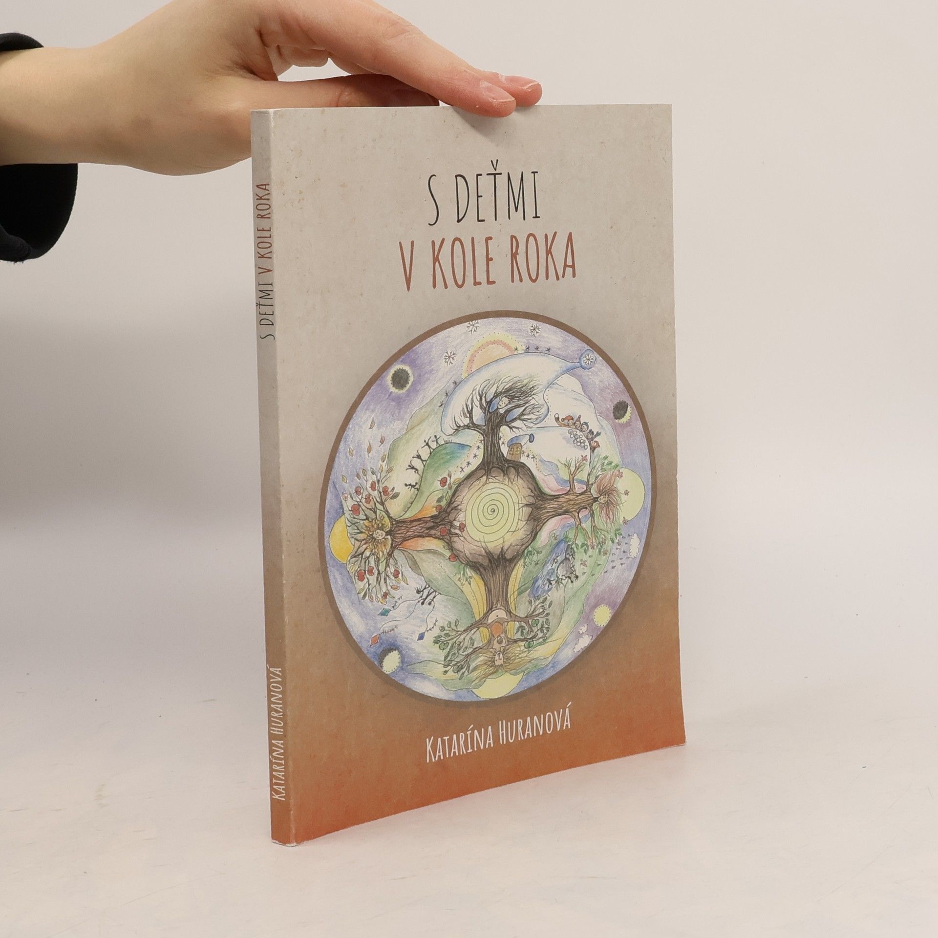 Katarína Huranová S dětmi v kole roka