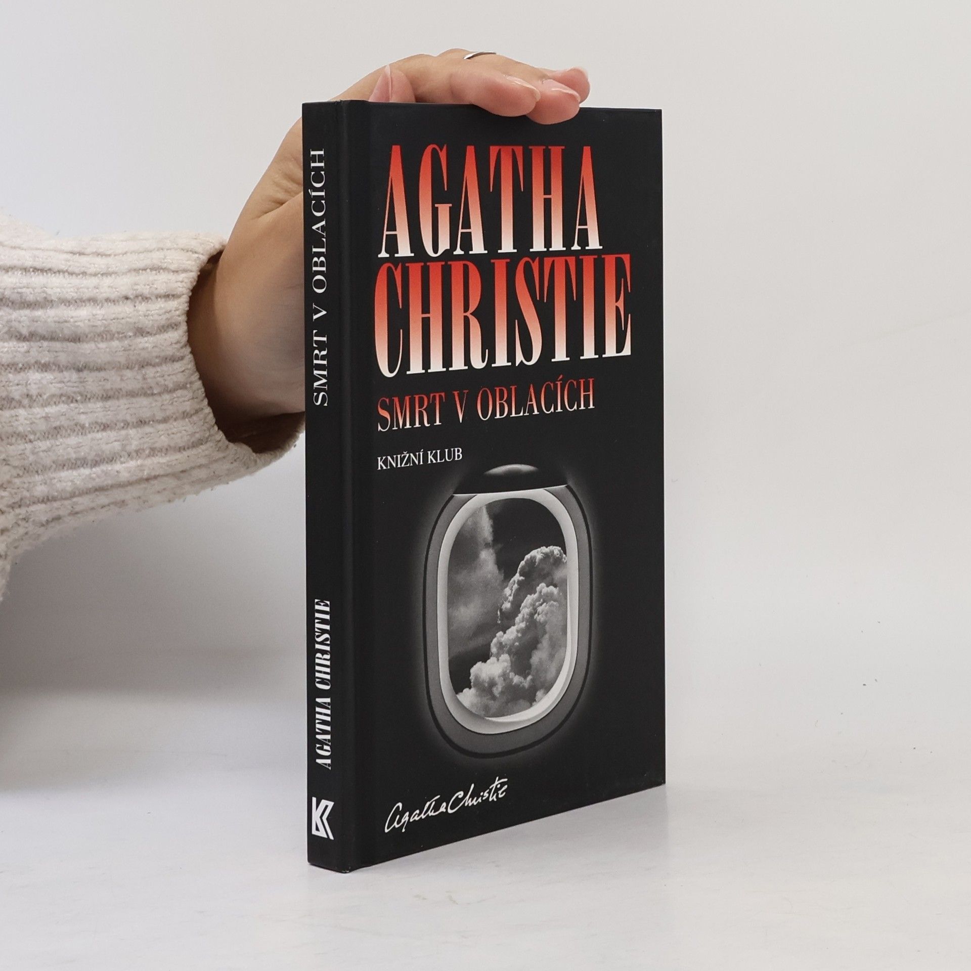Agatha Christie Smrt v oblacích