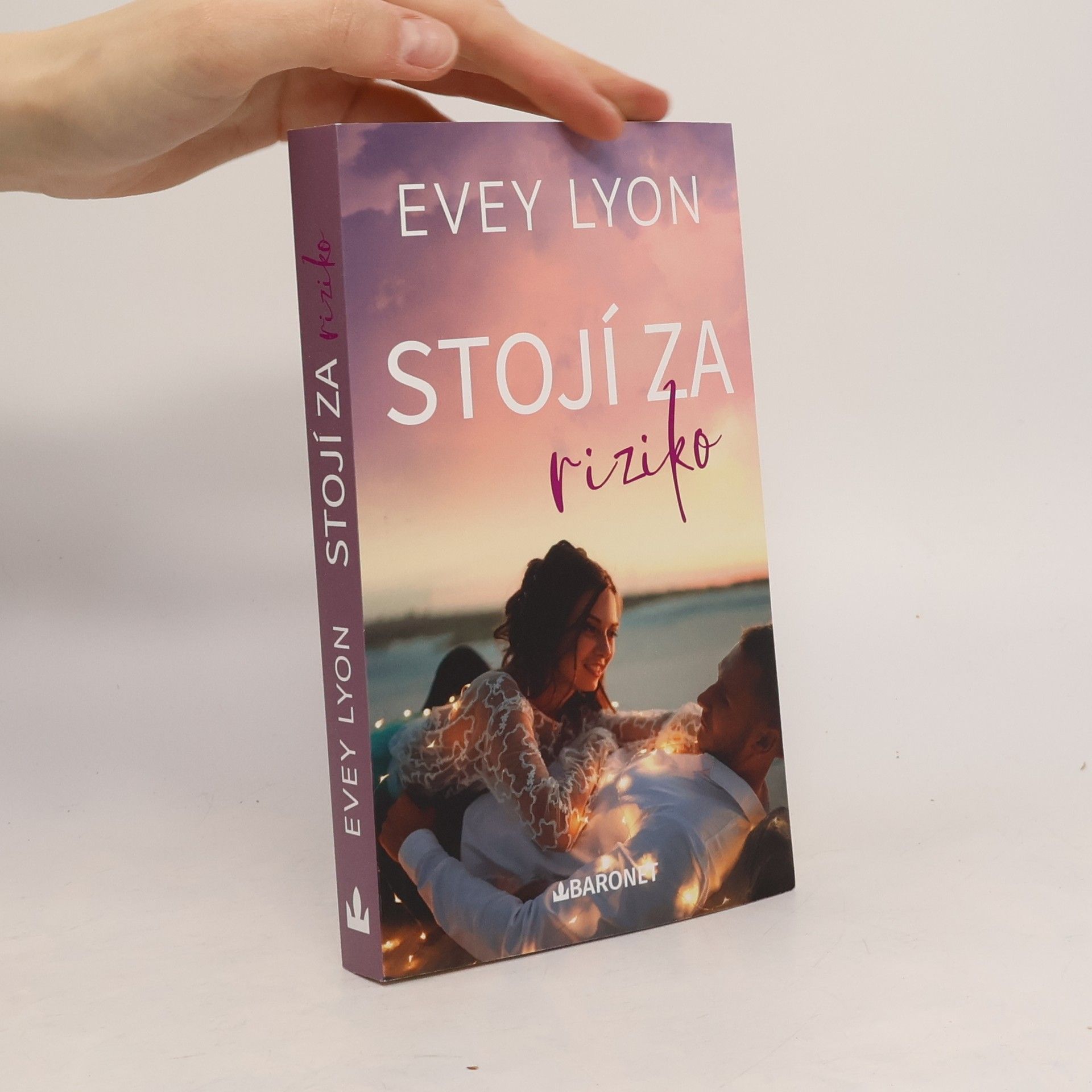 Evey Lyon Stojí za riziko